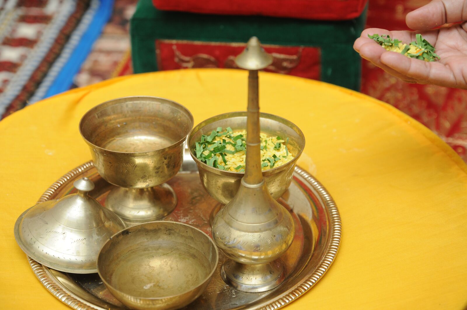 Nikon D300S sample photo. Gold, supplies, glass photography