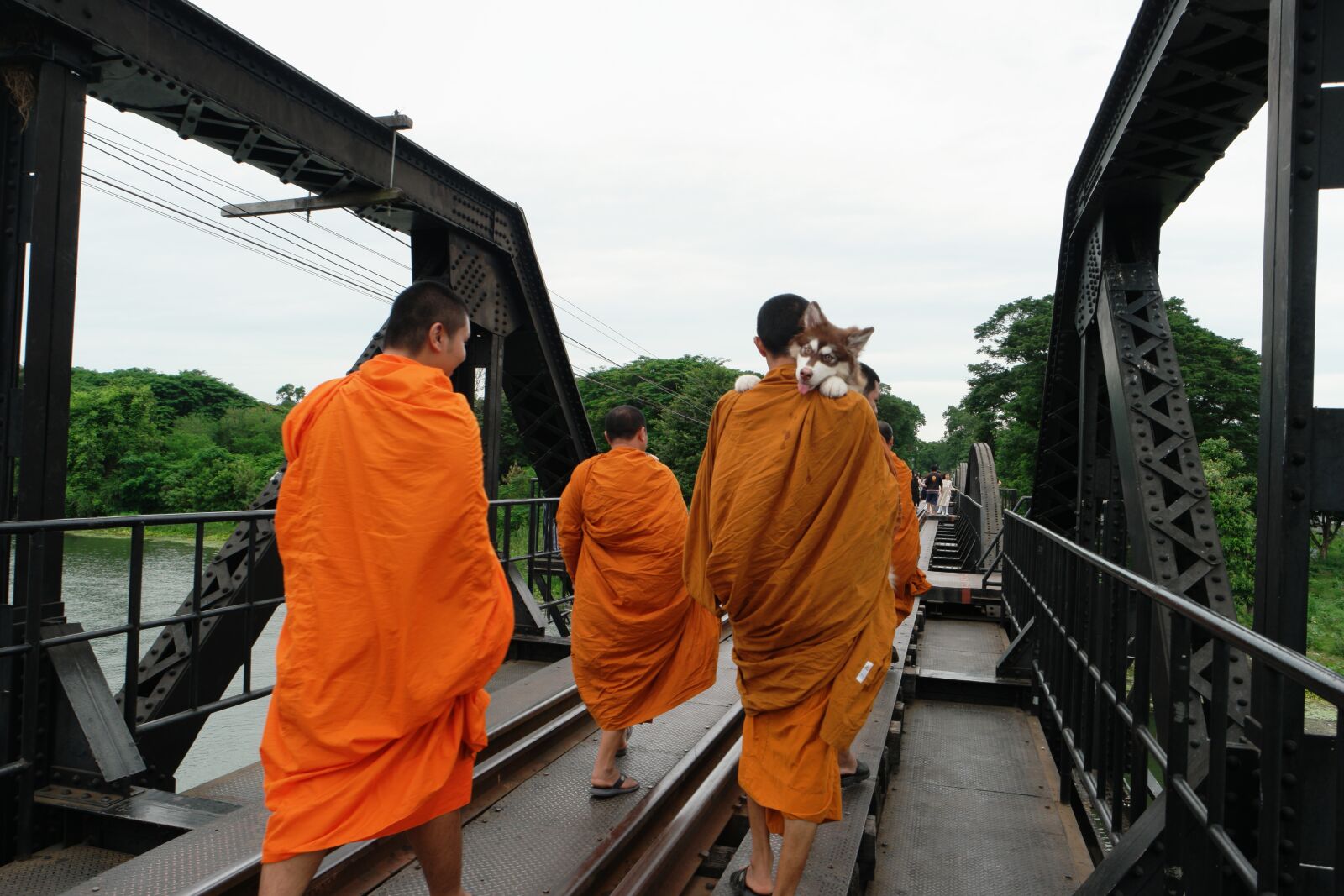 Samsung NX500 sample photo. Bridge, river kwai, monks photography