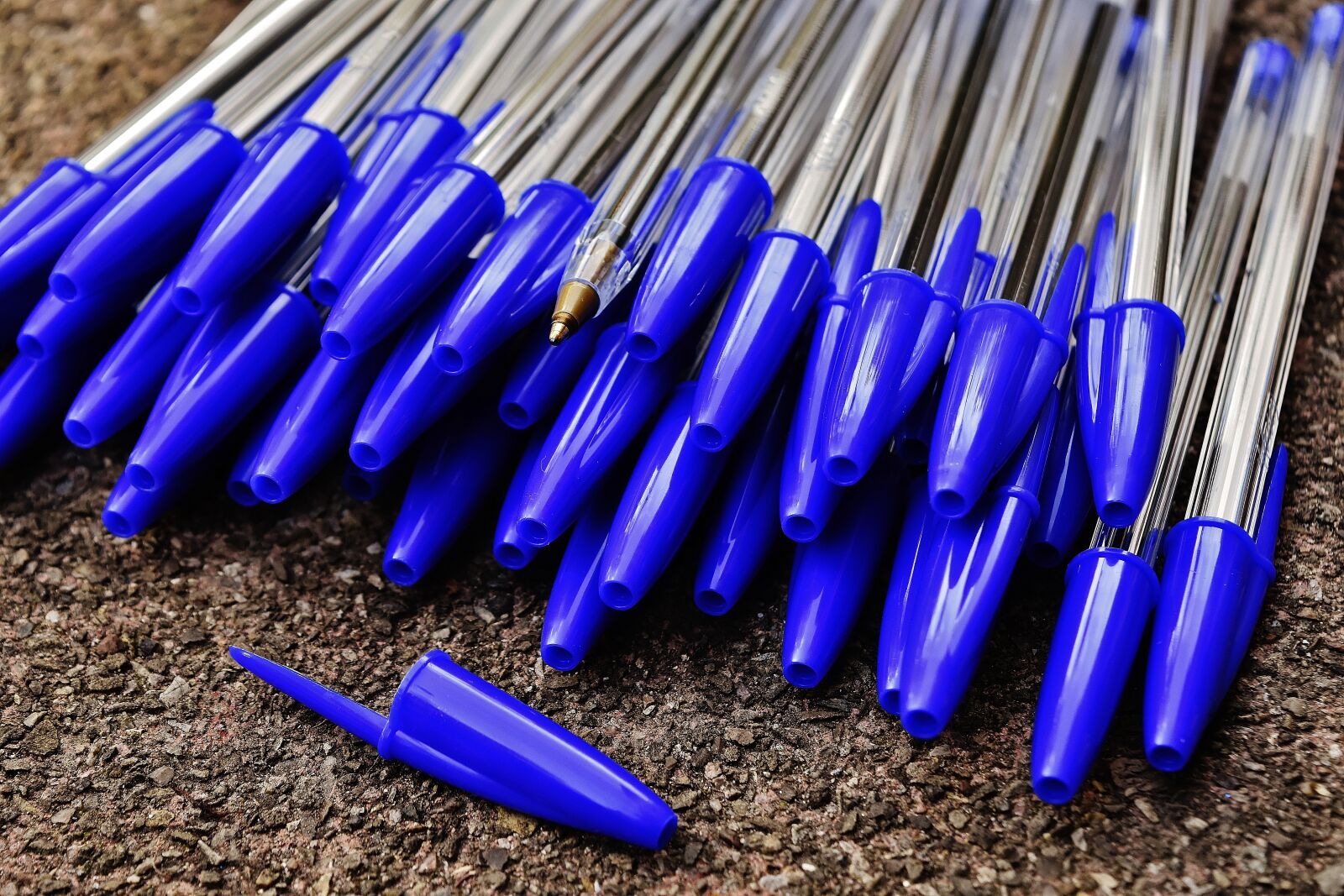 Nikon D7200 sample photo. Pen, writing implement, write photography