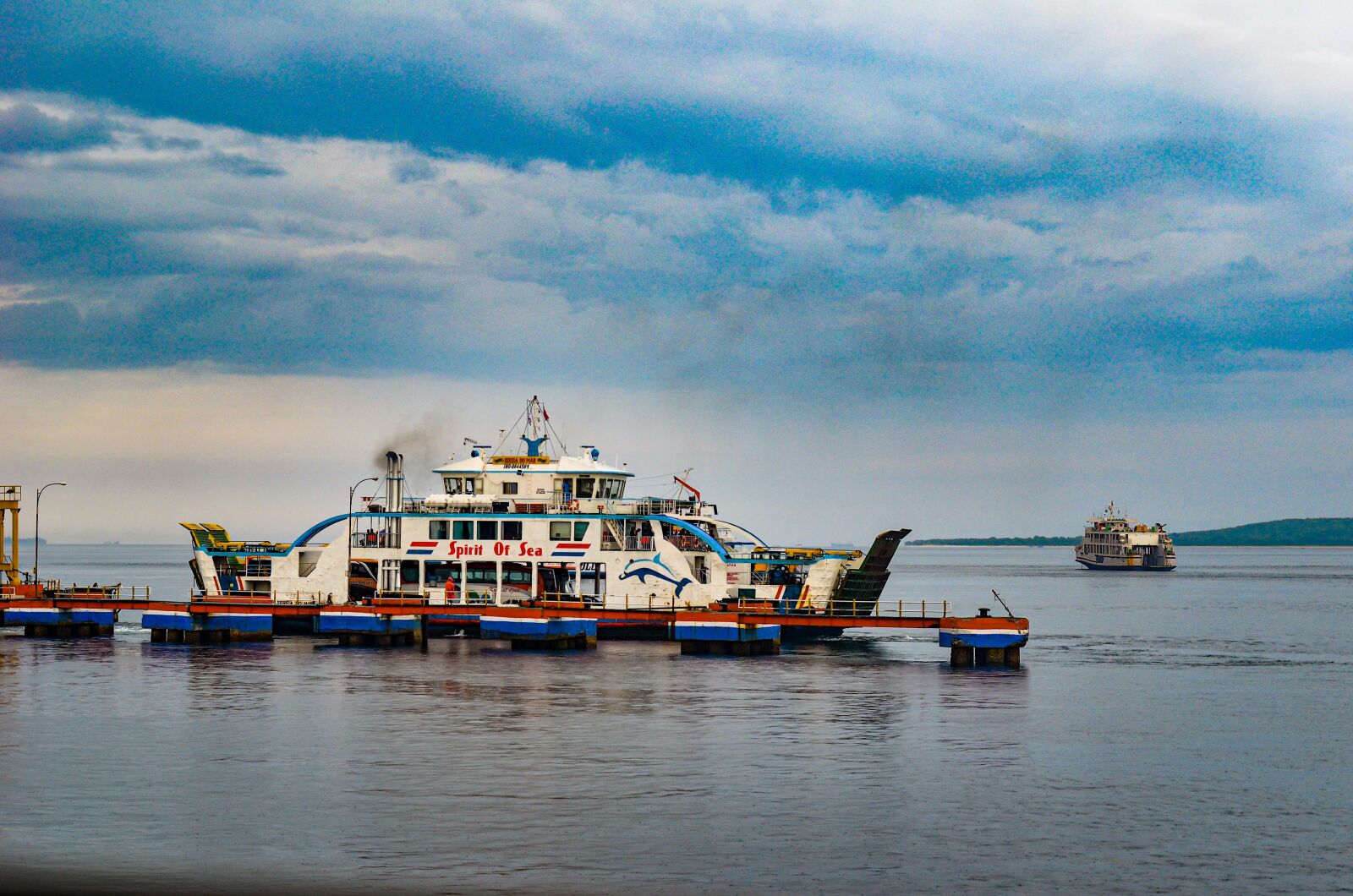 Nikon D5100 sample photo. Ship, blue, sky photography