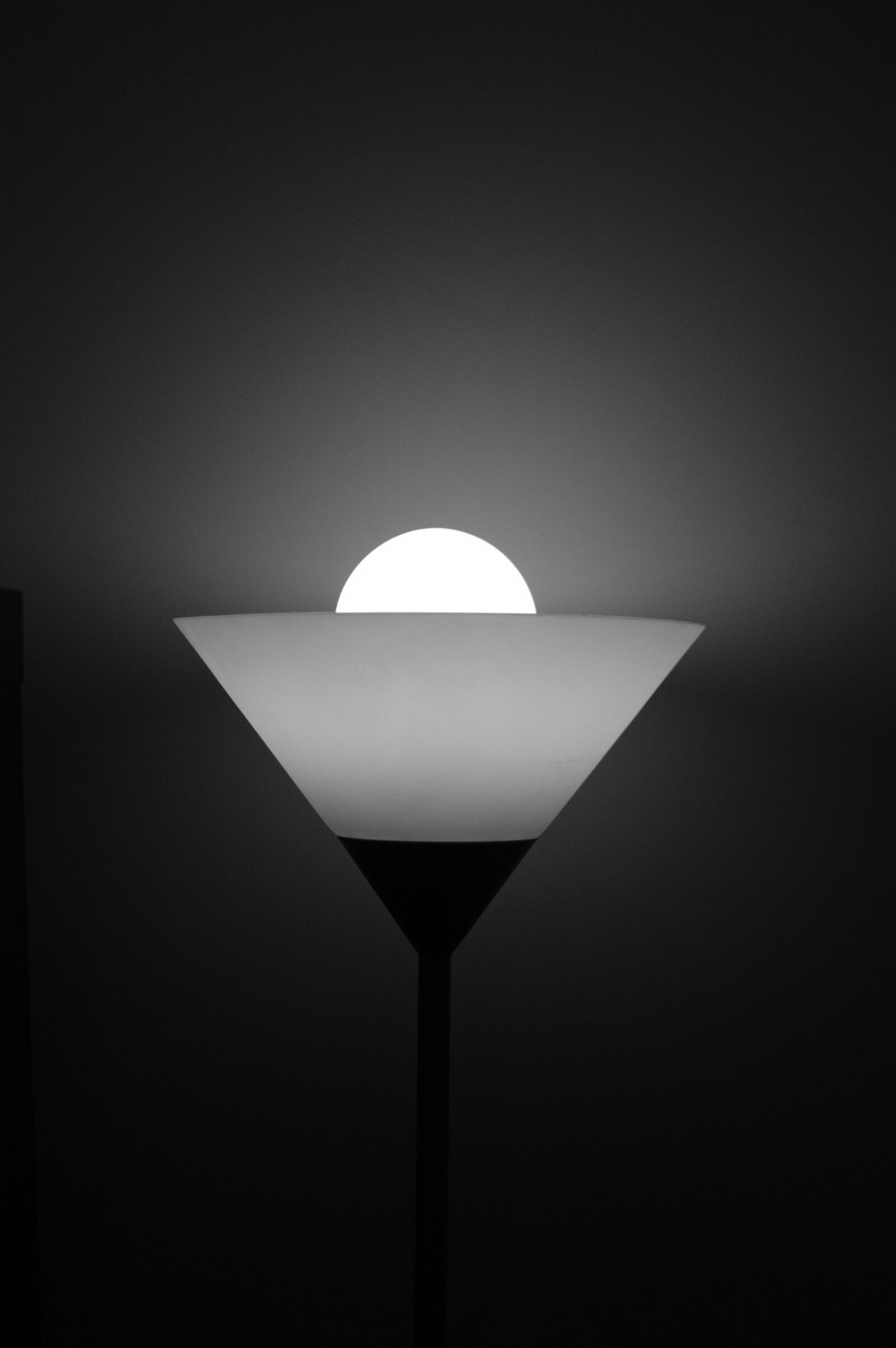 Nikon D3200 + Nikon AF-S DX Nikkor 35mm F1.8G sample photo. Lamp, light photography