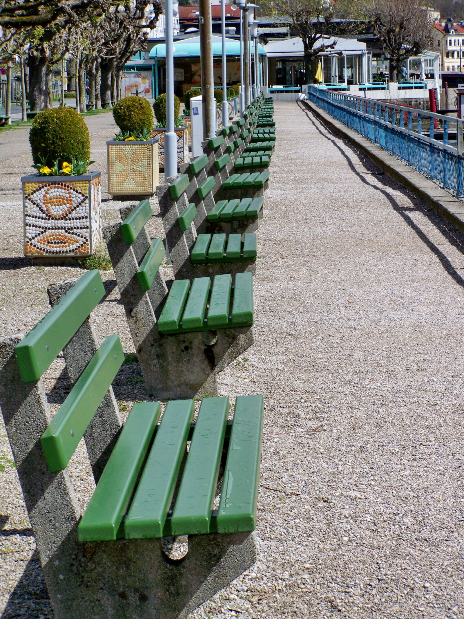 Kodak EASYSHARE ZD710 ZOOM DIGITAL CAMERA sample photo. Promo, benches, gmunden photography