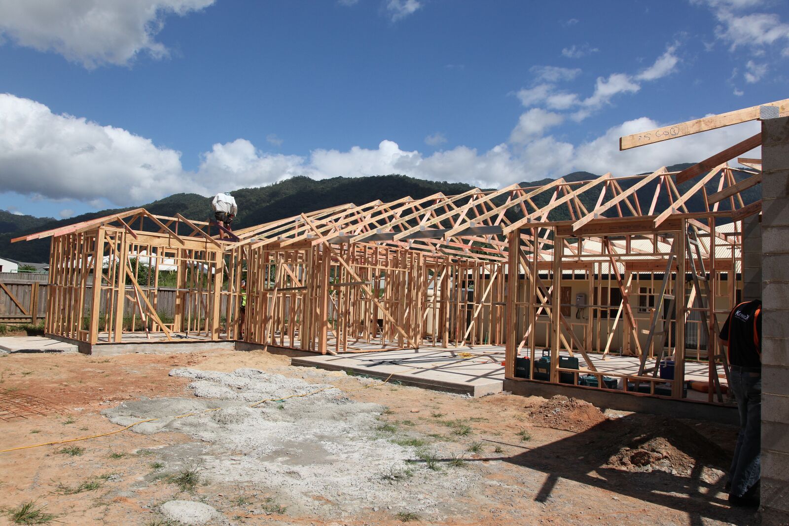 Canon EOS 5D Mark II sample photo. Timber, frame, building photography