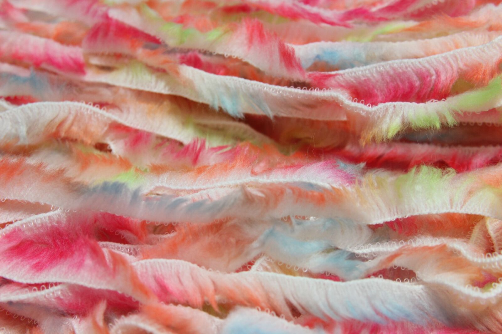 Canon EOS 650D (EOS Rebel T4i / EOS Kiss X6i) sample photo. Yarn, feather, colorful photography