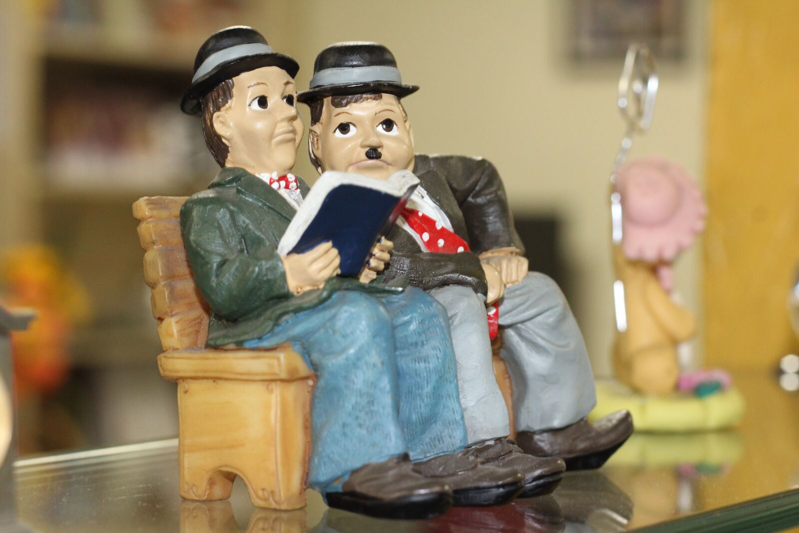 Canon EOS 60D + Canon EF 50mm F1.8 STM sample photo. Read, reading, book photography