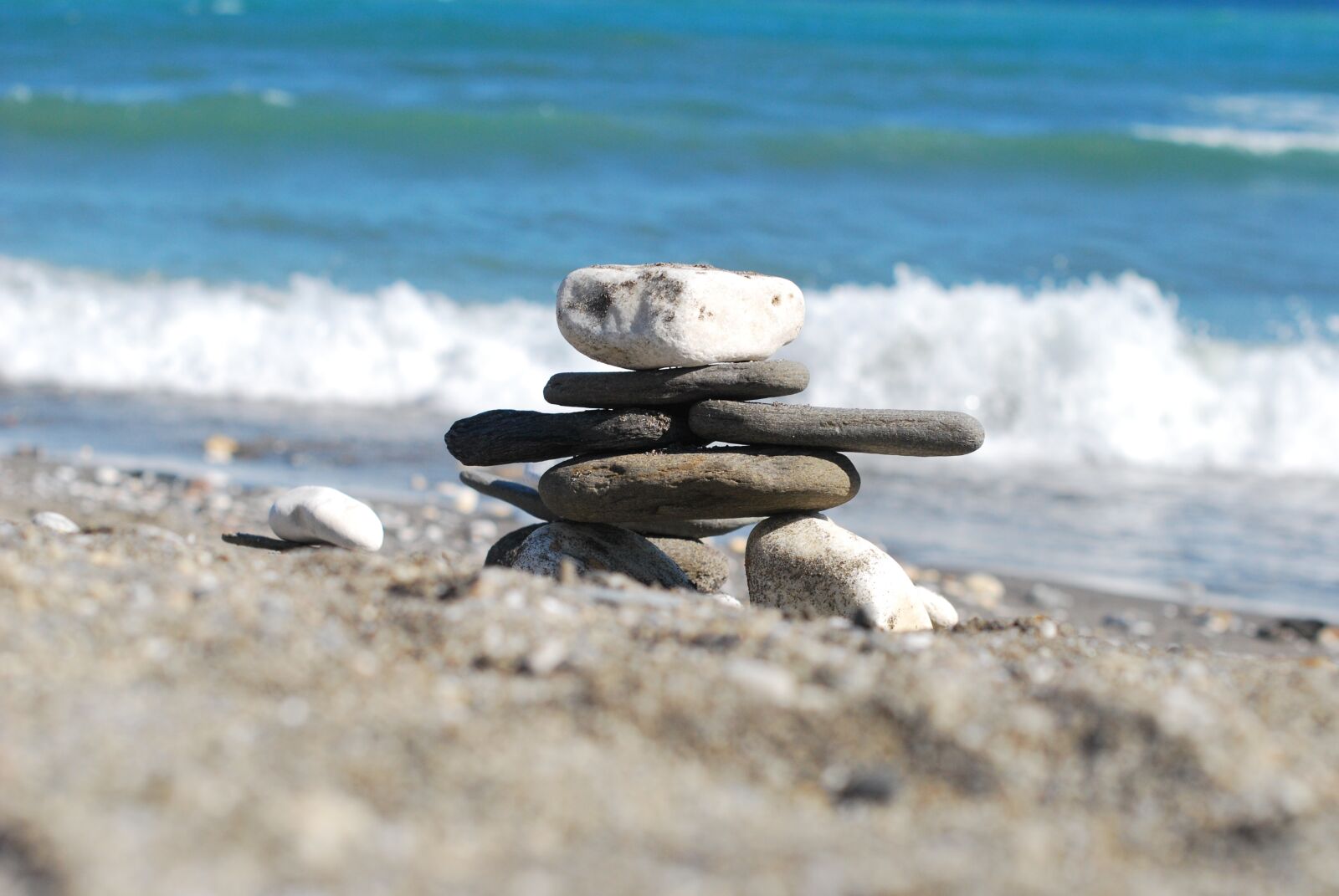 Nikon D60 sample photo. Stones, sea, ocean photography