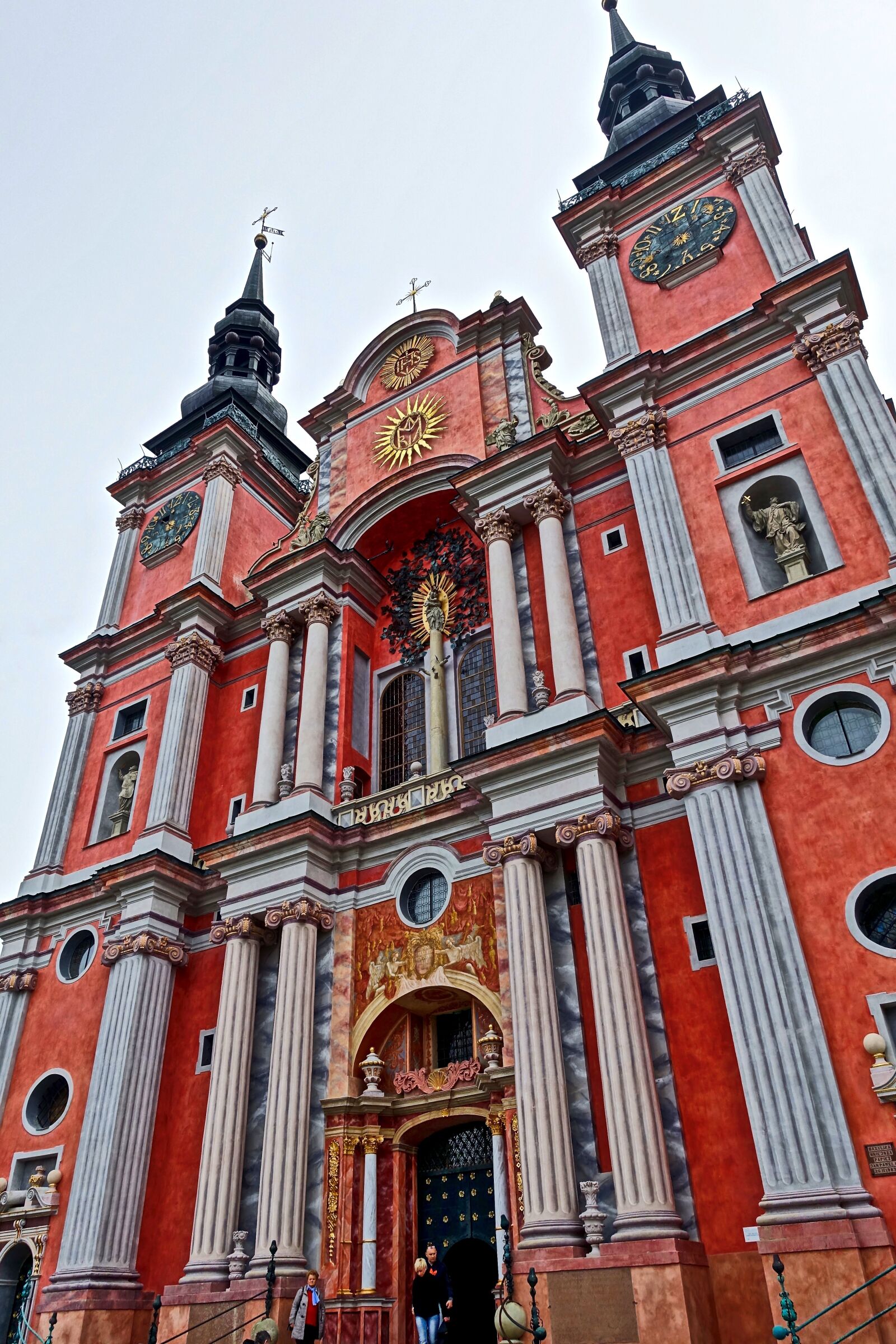 Sony Cyber-shot DSC-RX100 III sample photo. Church, spires, entrance photography