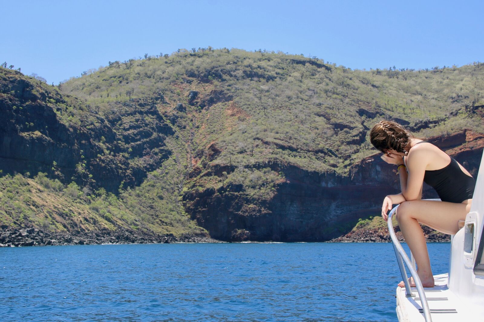 Canon EOS 70D sample photo. Boat, beach, island photography