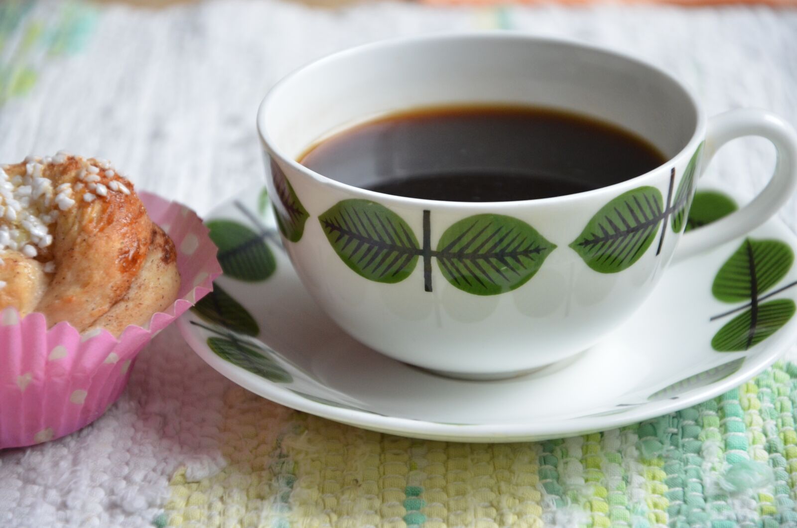 Nikon D7000 sample photo. Coffee, bun, coffee break photography