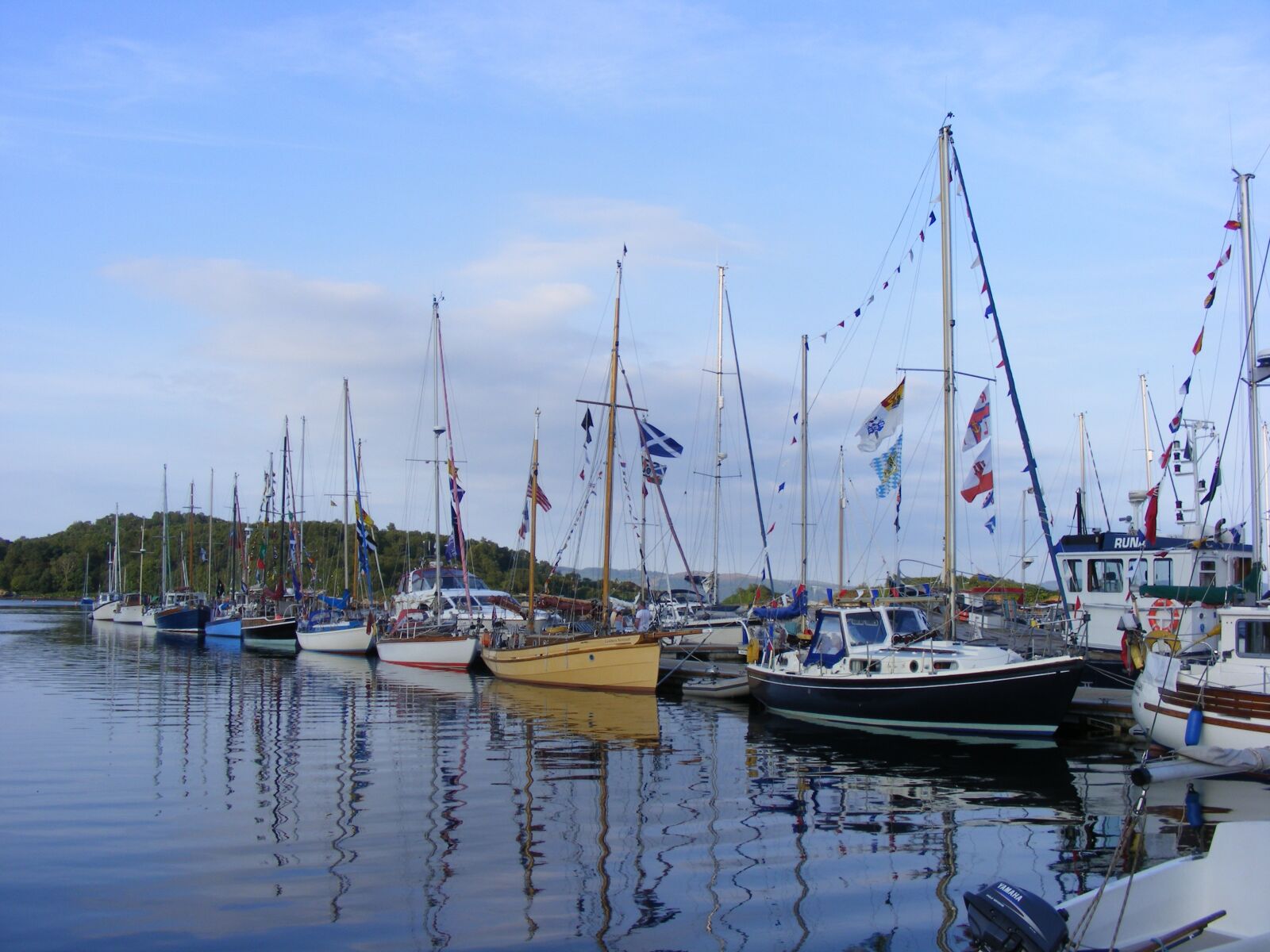 Fujifilm FinePix S5800 S800 sample photo. Tarbert, classic, boats photography