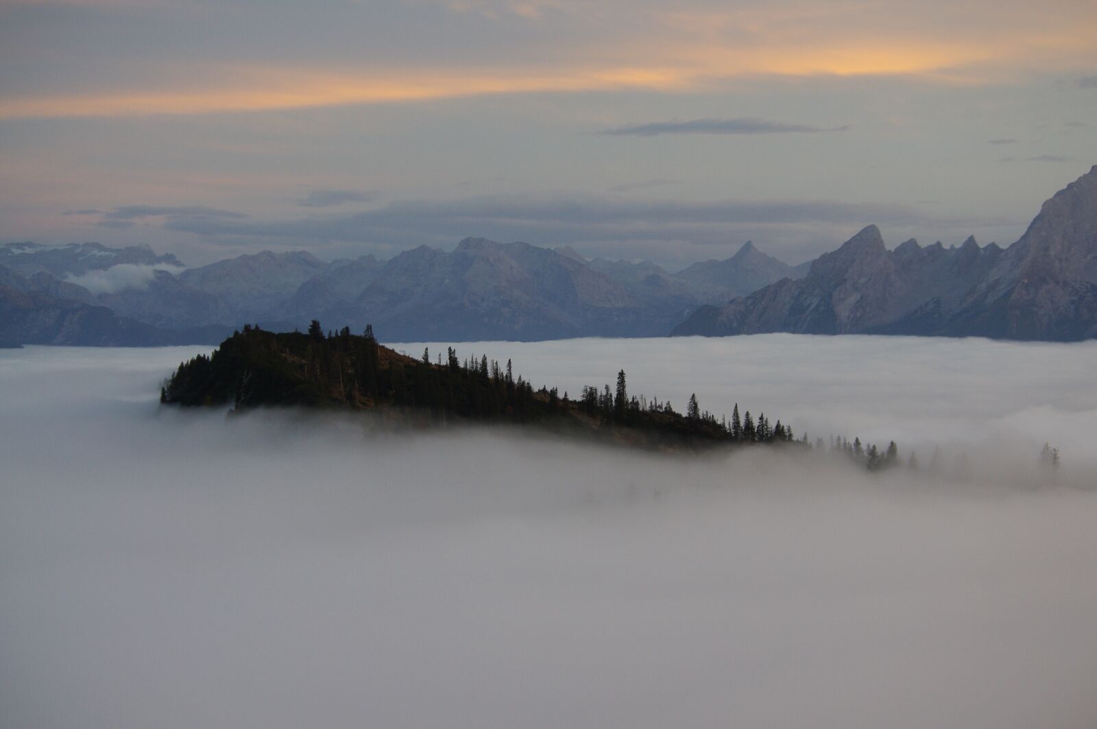 Pentax K-x sample photo. Freedom, longing, mountains photography