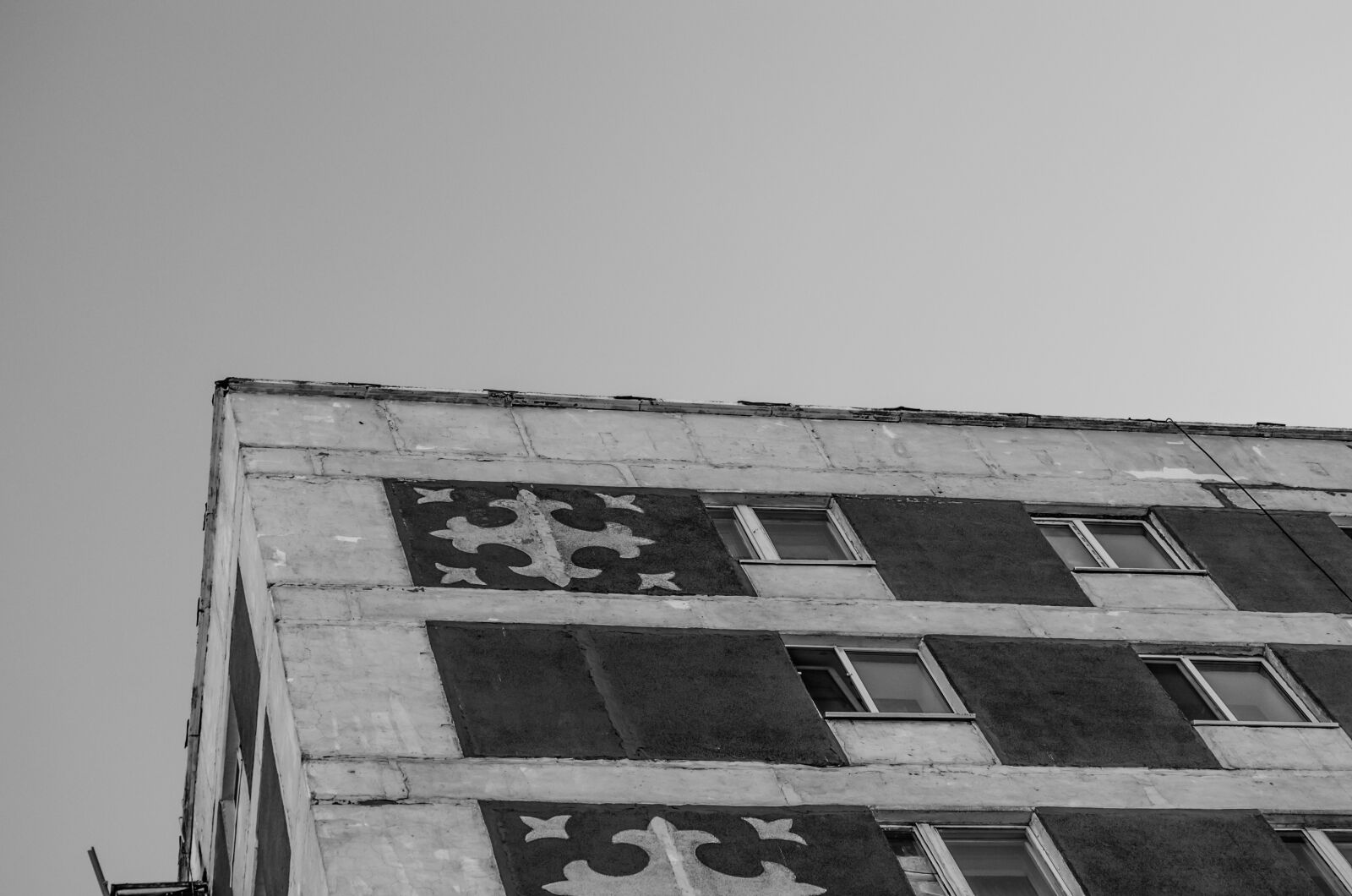 Nikon D5100 sample photo. House, black and white photography