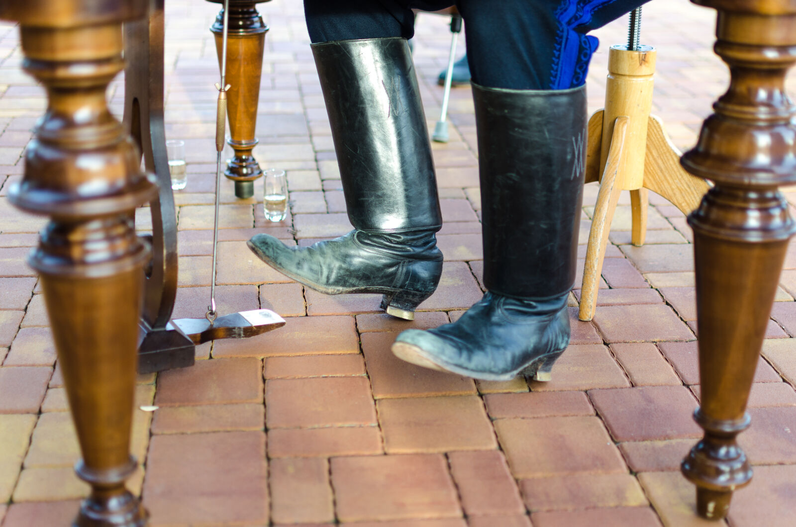 Nikon D5100 + Nikon AF-S DX Nikkor 35mm F1.8G sample photo. Acoustic, alcohol, anniversary, appetizer photography