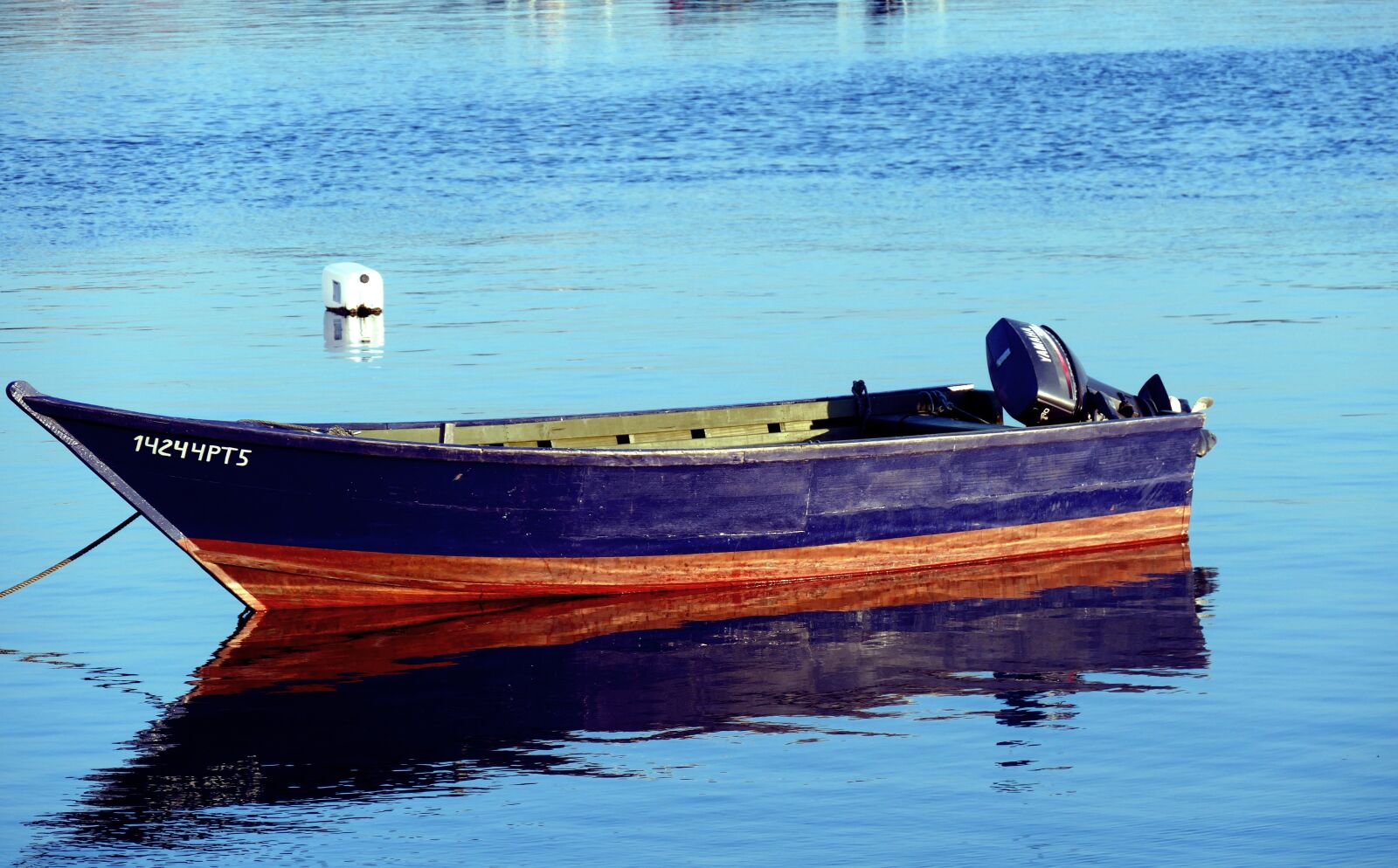 Panasonic Lumix DMC-FZ1000 sample photo. Boat, cutter, hawser photography