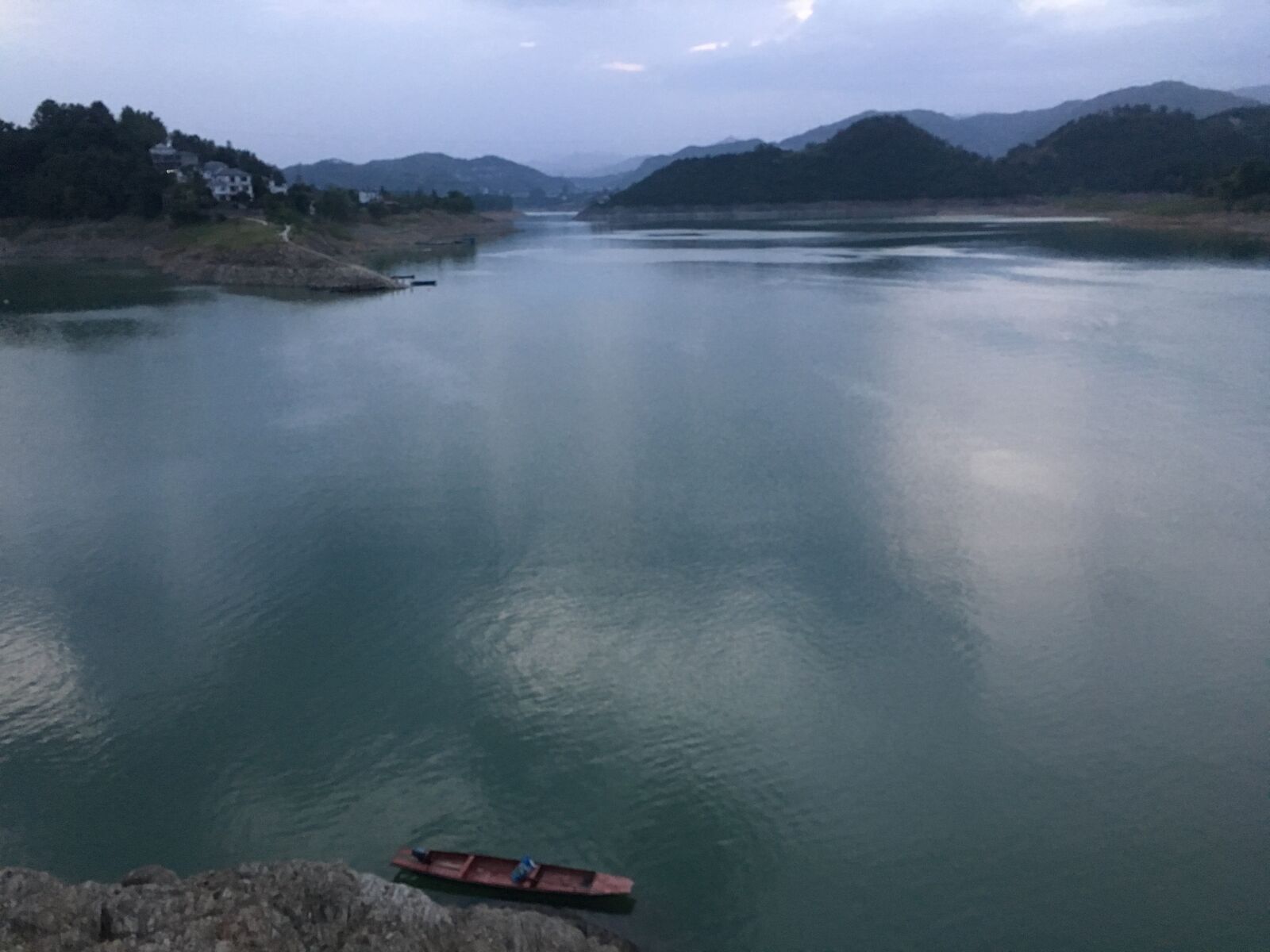 Apple iPhone 6s sample photo. Ying lake, the water photography