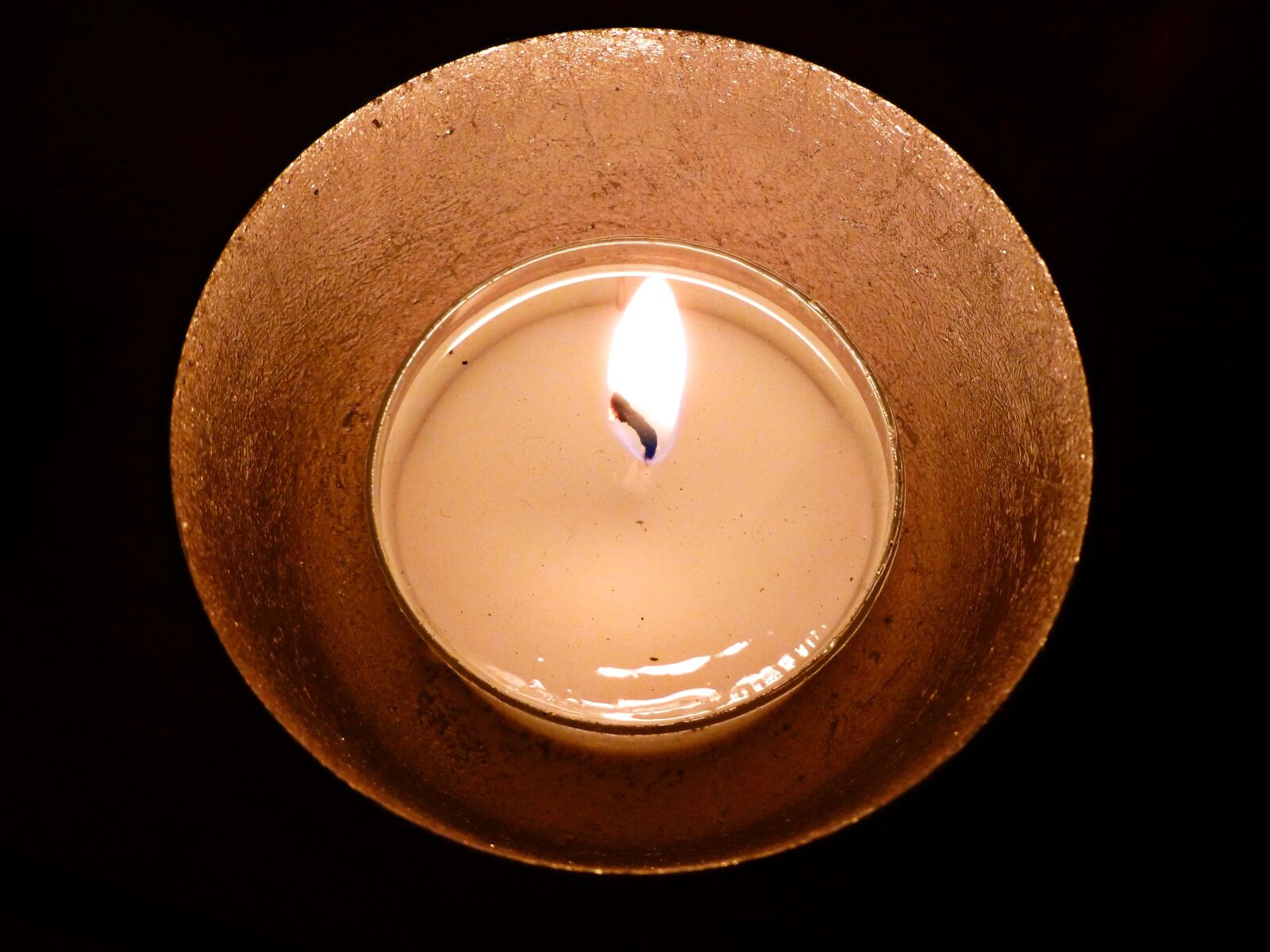 Panasonic DMC-FS37 sample photo. Candlelight, tealight, light photography