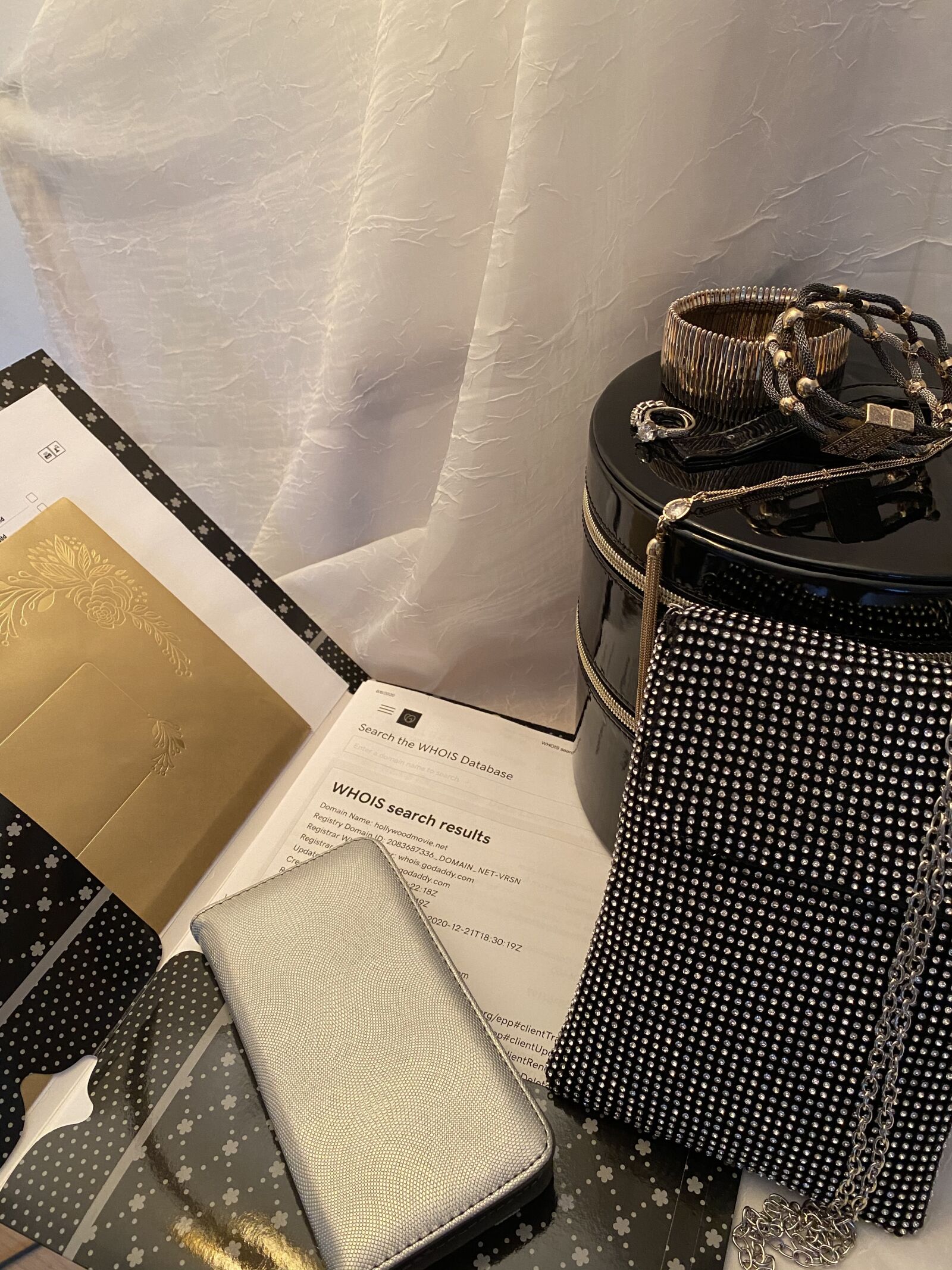 iPhone 11 back dual wide camera 4.25mm f/1.8 sample photo. Woman, accessories, wealth photography