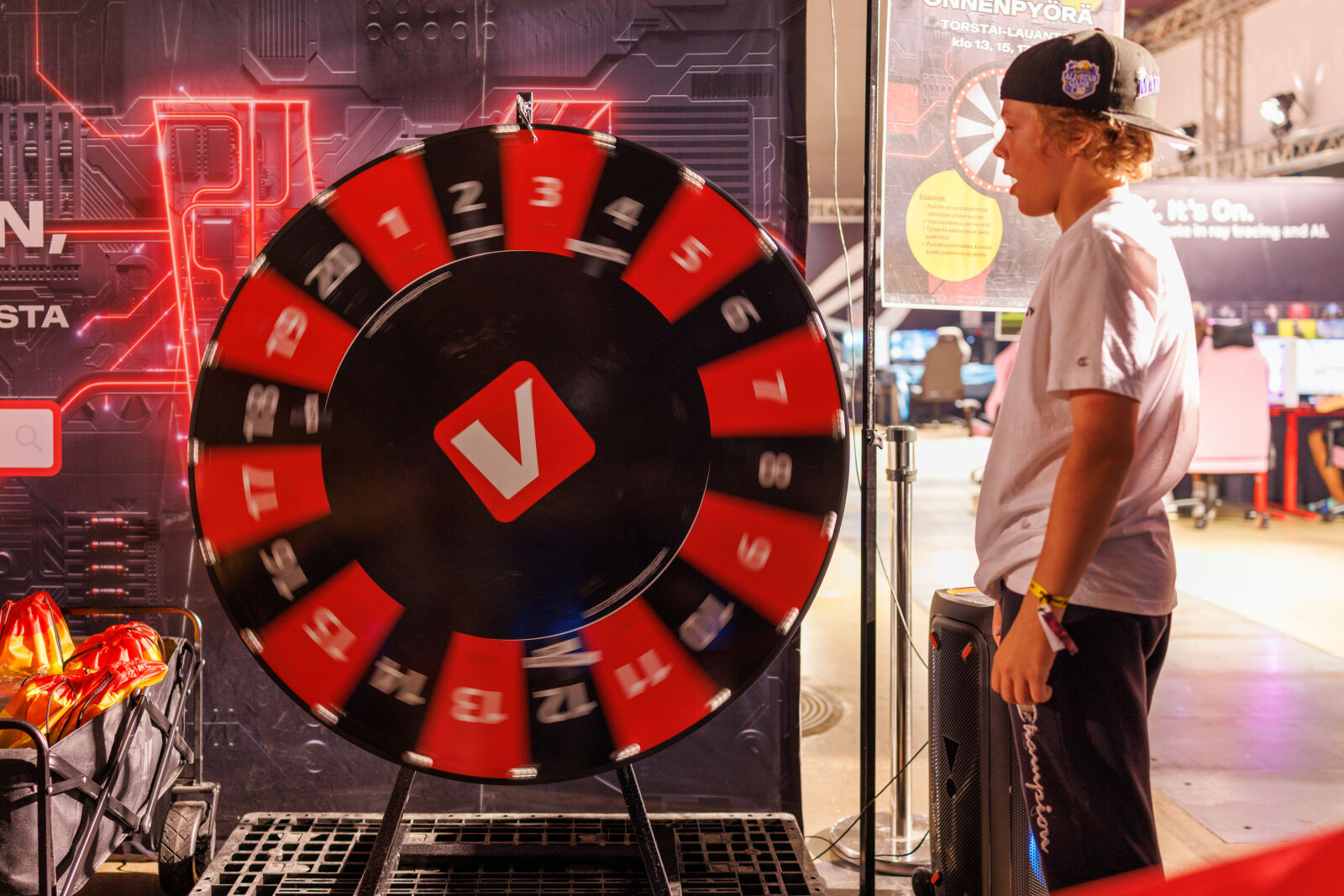 Canon EOS R5 sample photo. Wheel of forture spinning photography