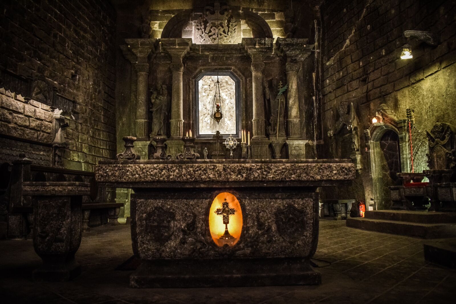 Nikon D3300 sample photo. Wieliczka salt mine, church photography
