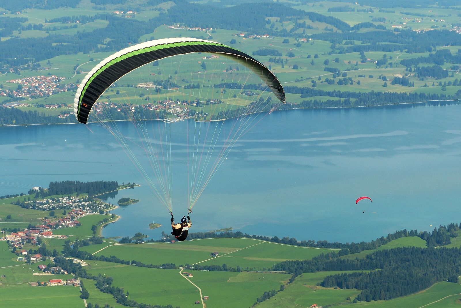 Panasonic Lumix DMC-FZ200 sample photo. Paraglider, paragliding, flying photography