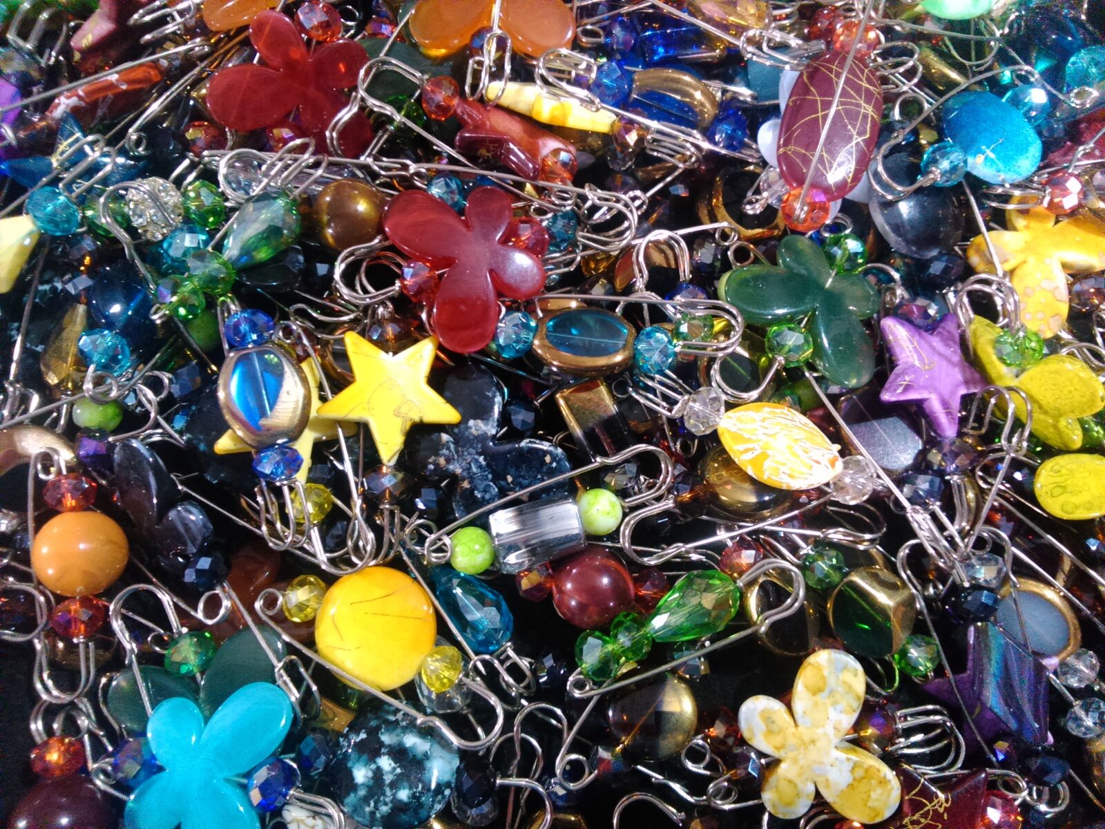 Sony Xperia L sample photo. Pin, color, icon photography