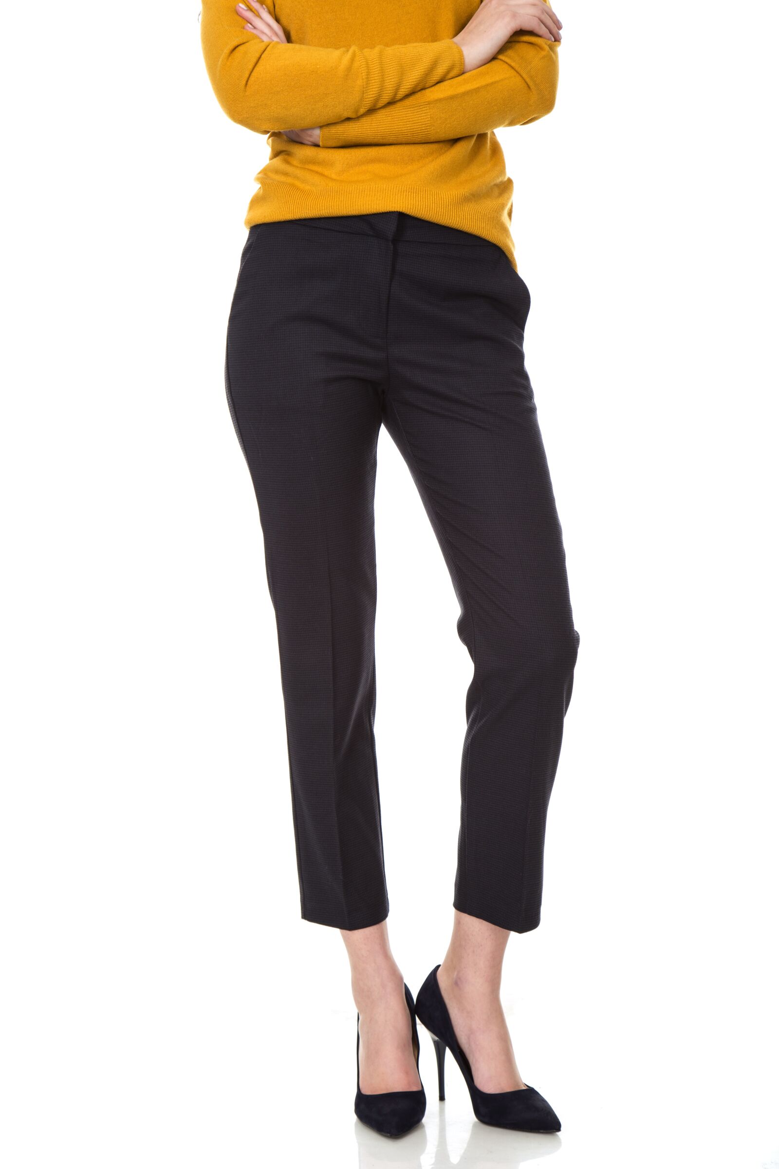 Canon EOS 6D + Canon EF 24-105mm F4L IS USM sample photo. Clothes, fashion, pants photography