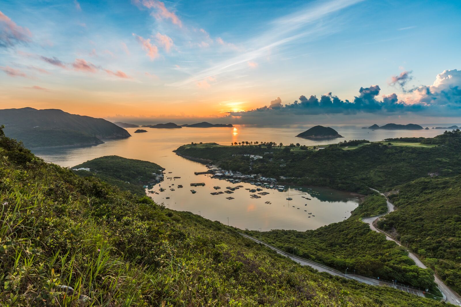 Canon EF 16-35mm F4L IS USM sample photo. Sea, sunrise, morning photography