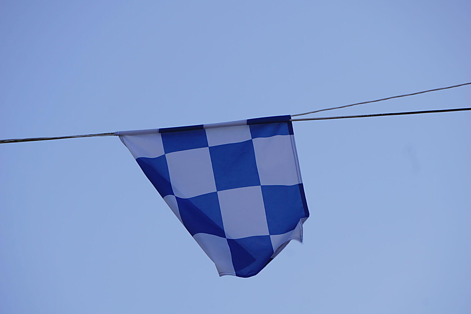 Sony a6000 sample photo. Bleu, ciel, damier, drapeau photography