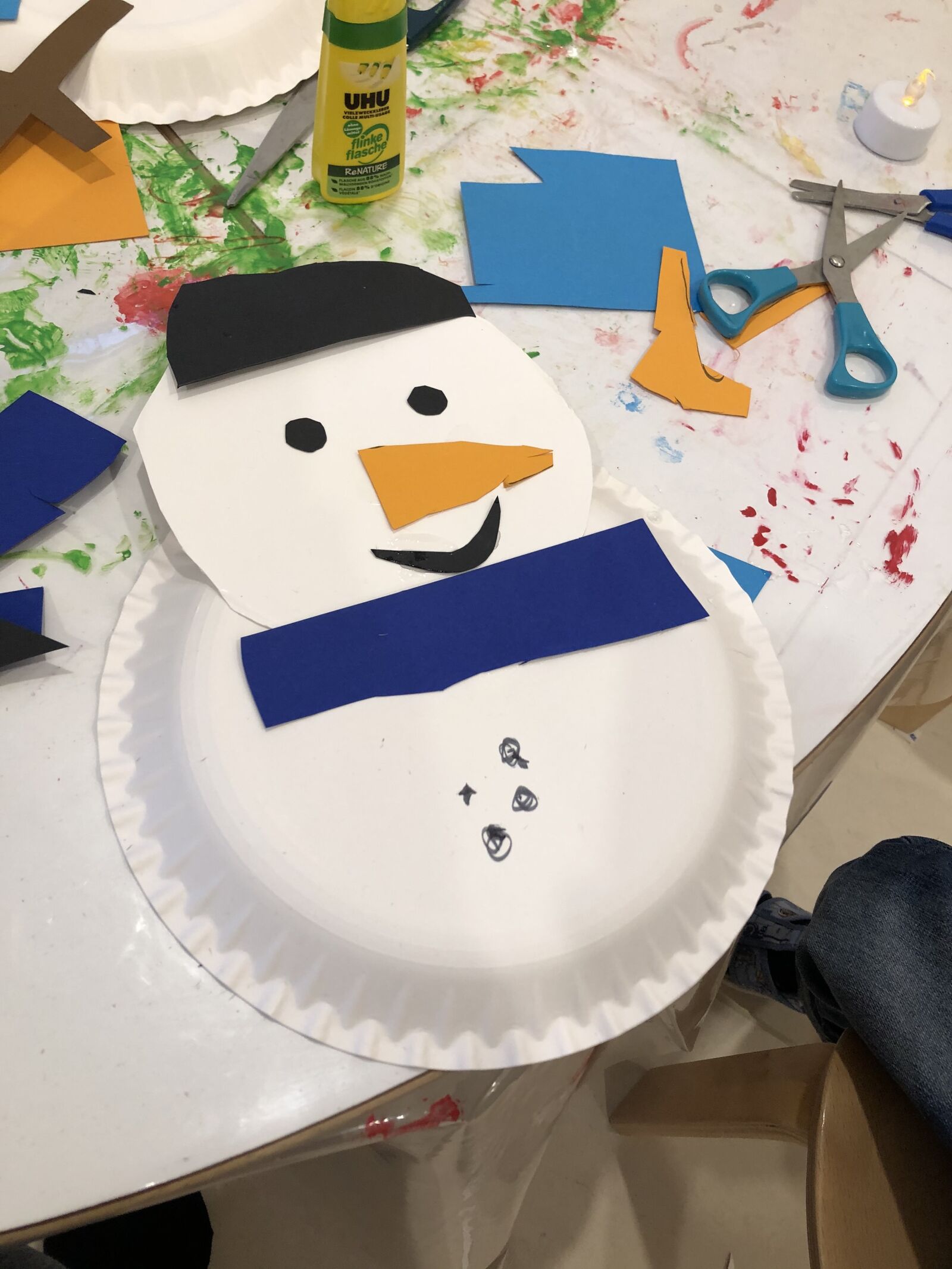 iPhone 8 back camera 3.99mm f/1.8 sample photo. Snowman, winter, funny photography