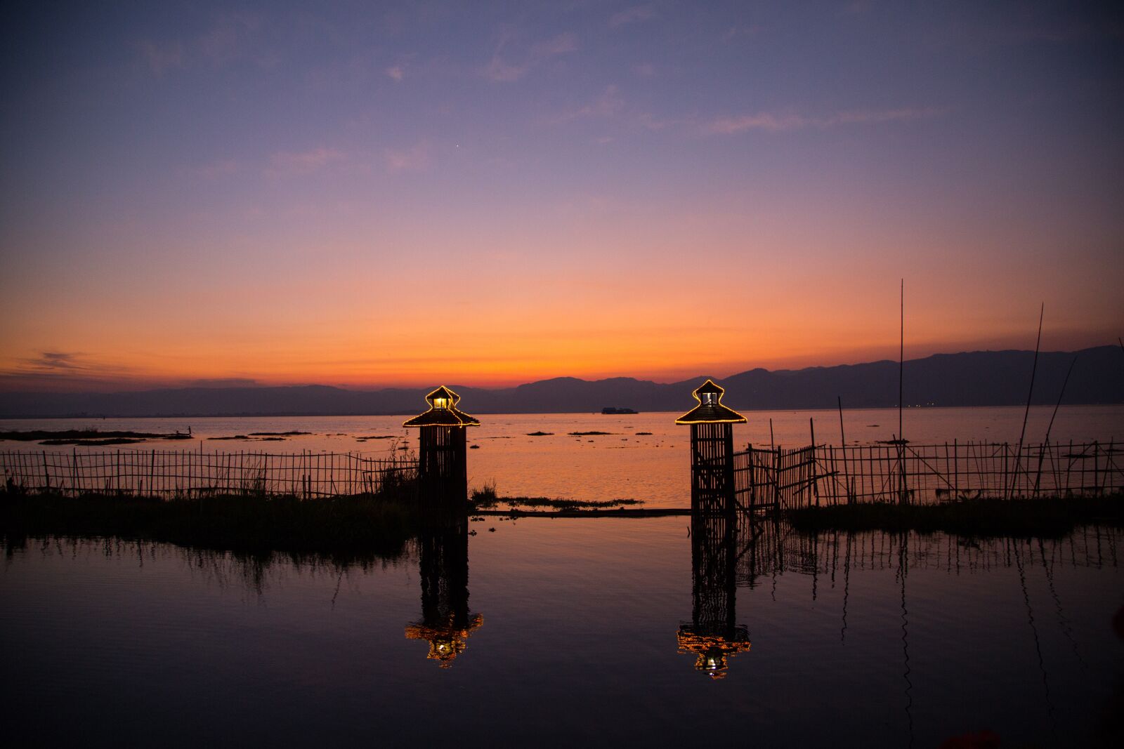 Canon EF 24-105mm F4L IS USM sample photo. Burma, inle lake, sunset photography