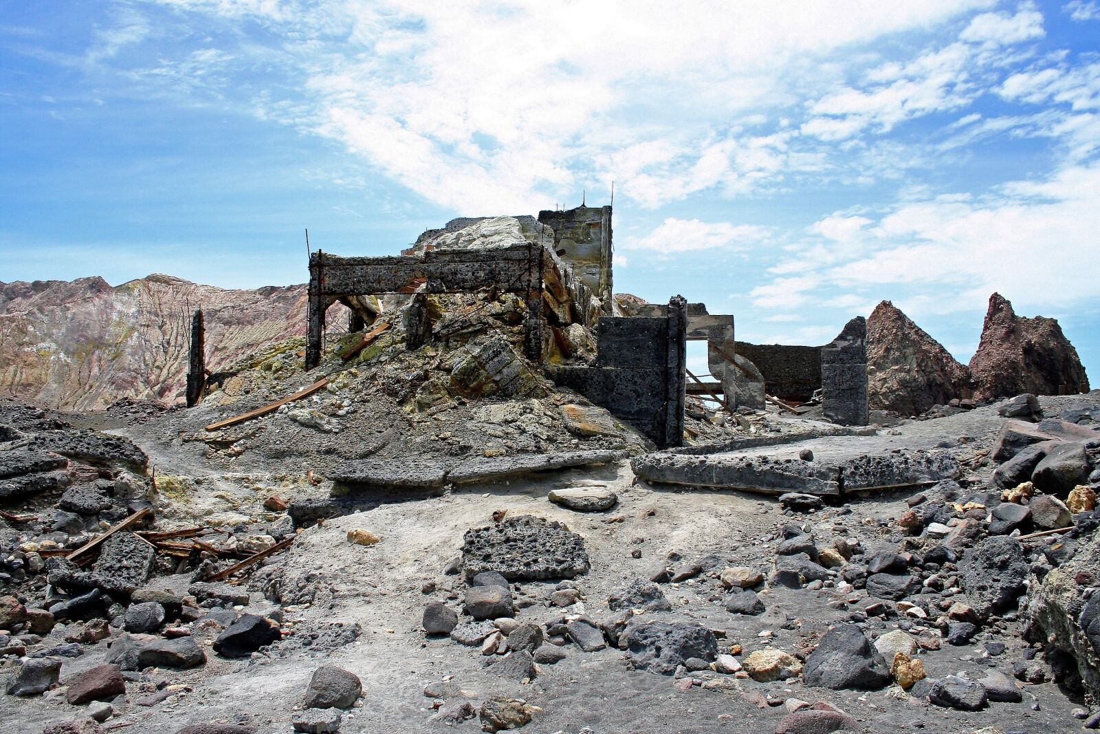 Canon EOS 350D (EOS Digital Rebel XT / EOS Kiss Digital N) sample photo. Sulphur mine, white island photography
