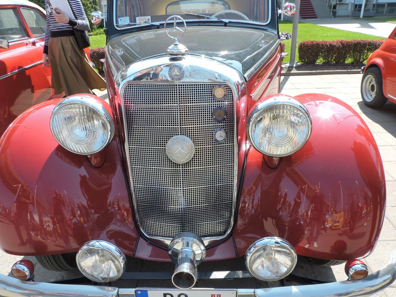Nikon Coolpix P520 sample photo. Cars, headlight, luxury, parking photography