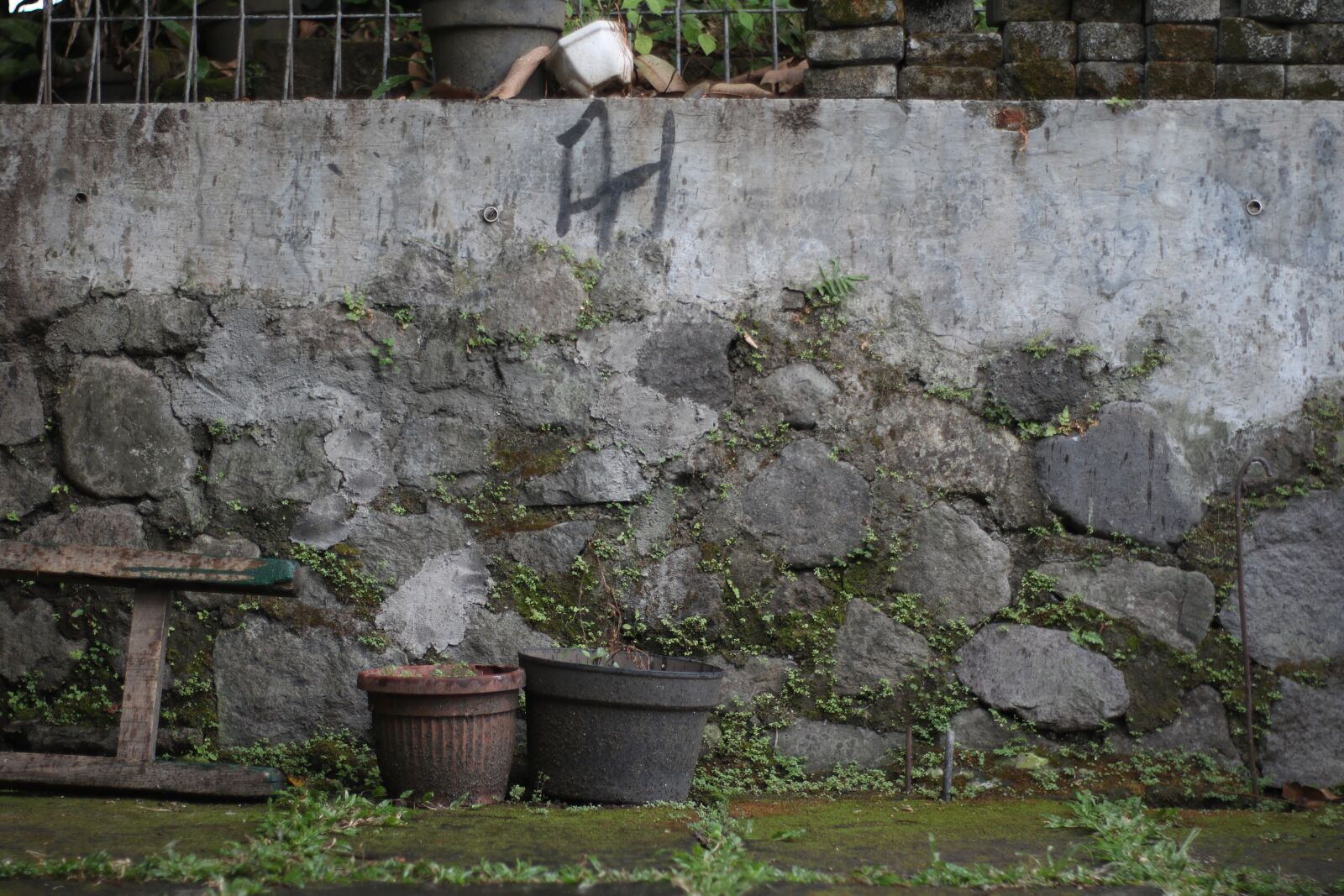 Canon EOS 750D (EOS Rebel T6i / EOS Kiss X8i) sample photo. Terrace, silence, garden photography