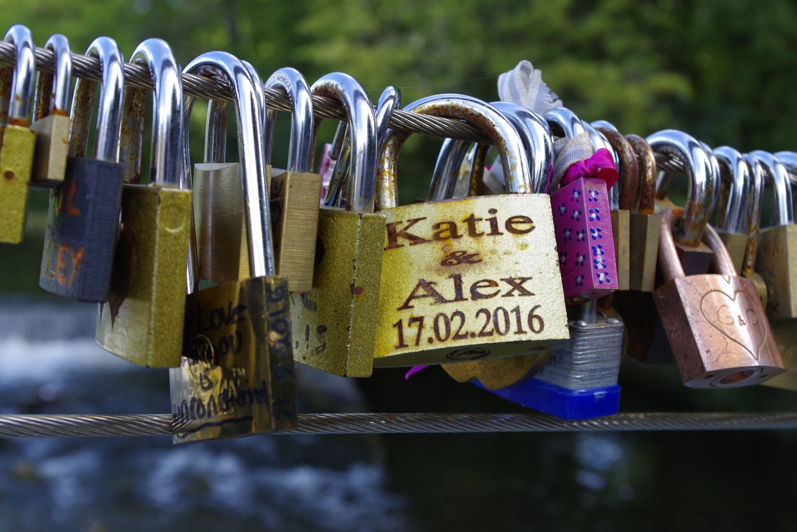 Pentax K-S1 sample photo. Love locks, padlocks, memory photography