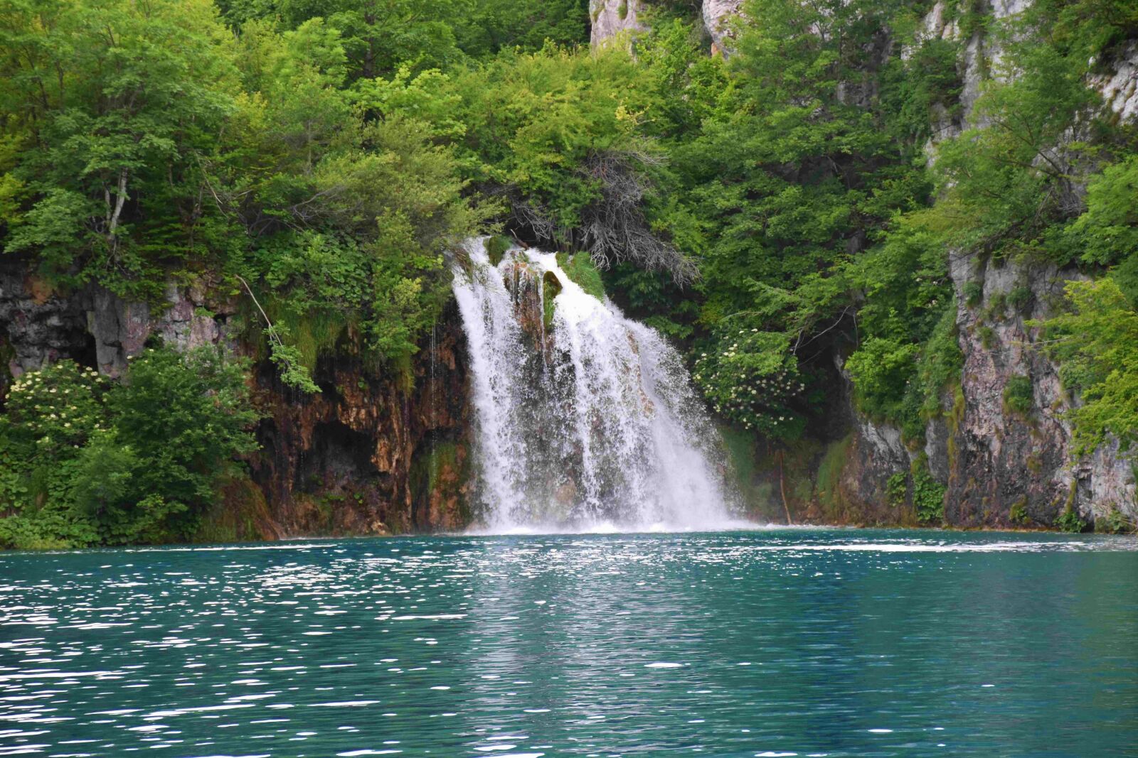 Nikon D5500 sample photo. Waterfall, cascade, lake photography