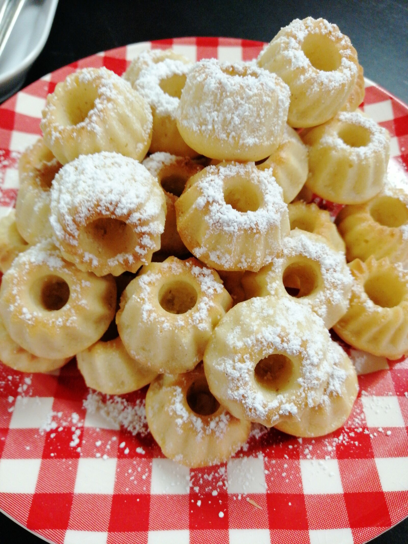 HUAWEI SNE-LX1 sample photo. Pastries, craft, cake photography