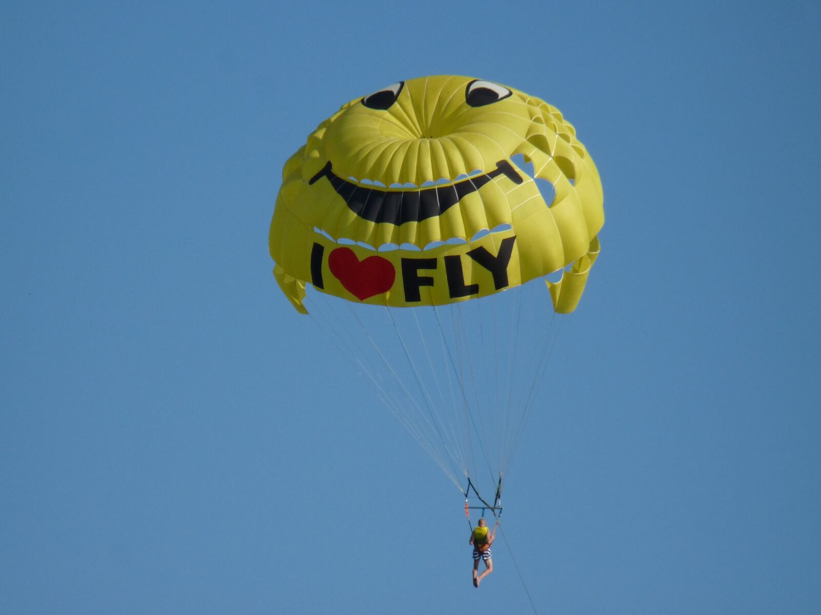 Panasonic Lumix DMC-FZ28 sample photo. Sky, smile, fun photography