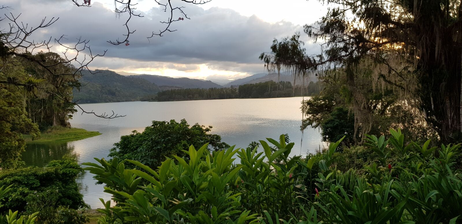 Samsung Galaxy S8+ sample photo. Lago, naturaleza, atardecer photography