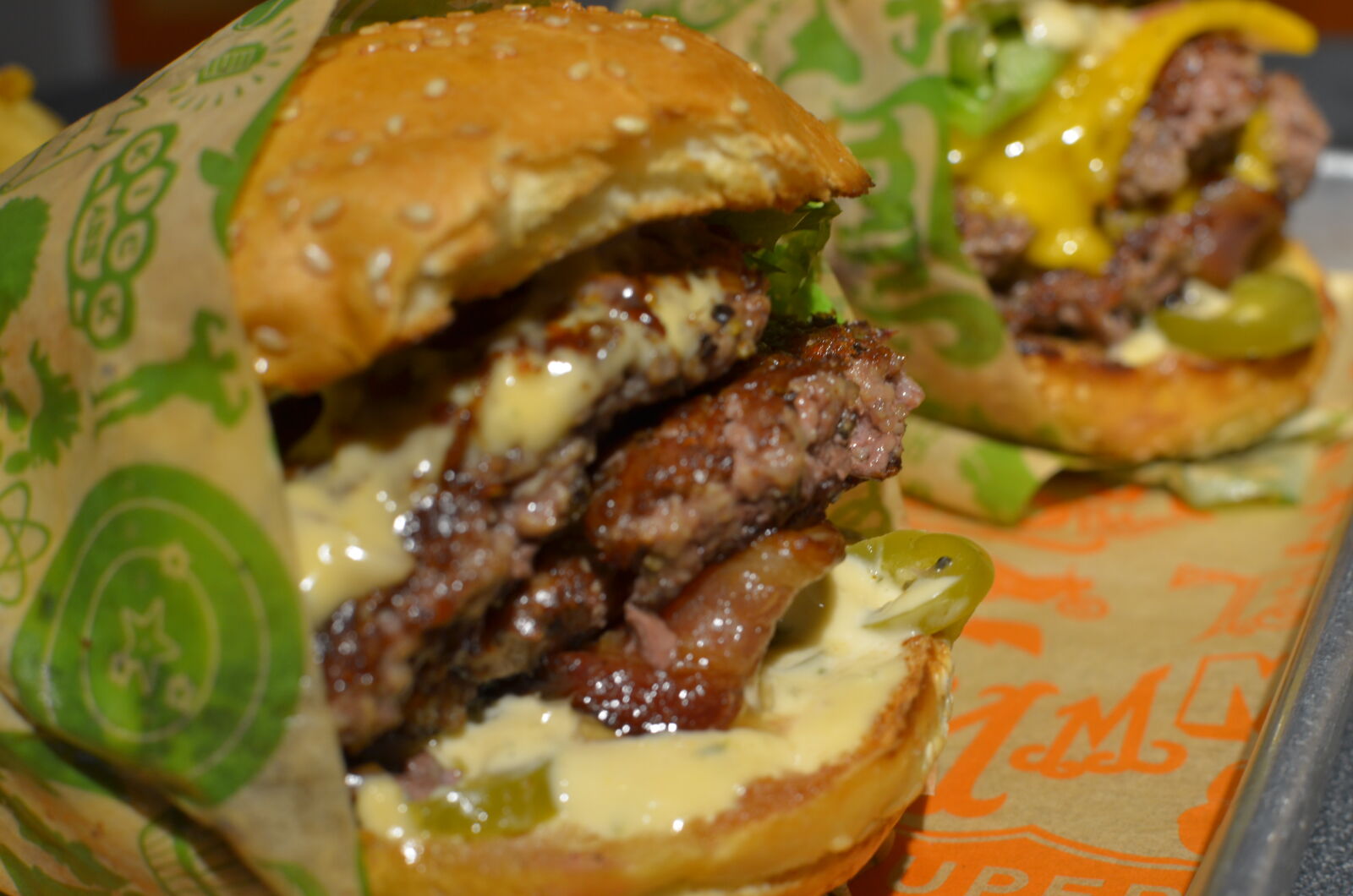 Nikon D7000 + Nikon AF-S DX Nikkor 35mm F1.8G sample photo. Burger, food, super, duper photography