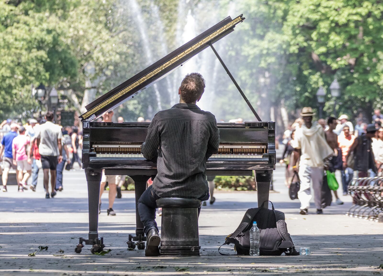 Canon EOS 600D (Rebel EOS T3i / EOS Kiss X5) sample photo. Manhattan, concert, solo photography