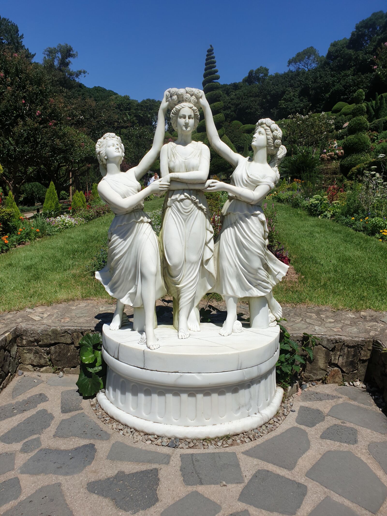 Samsung Galaxy Note9 sample photo. Statue, woman, sculpture photography