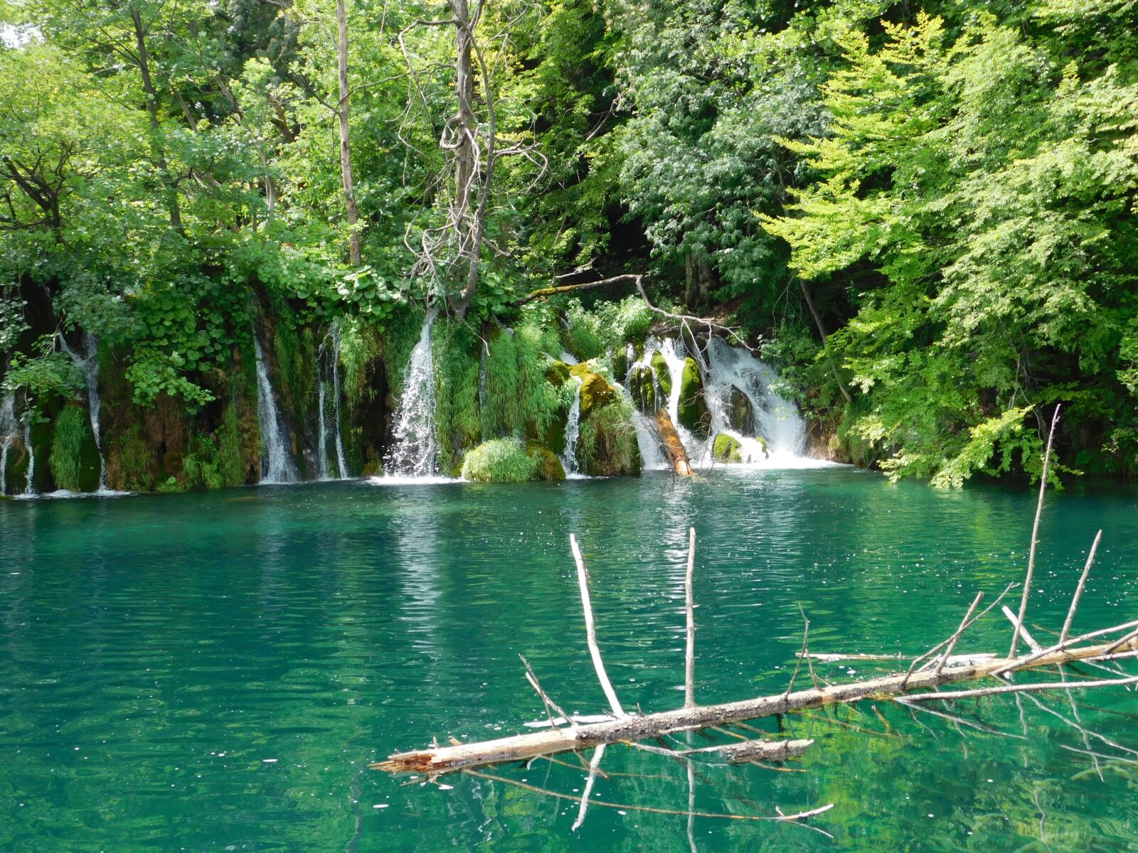 Nikon Coolpix L840 sample photo. Lake, waterfall, nature photography