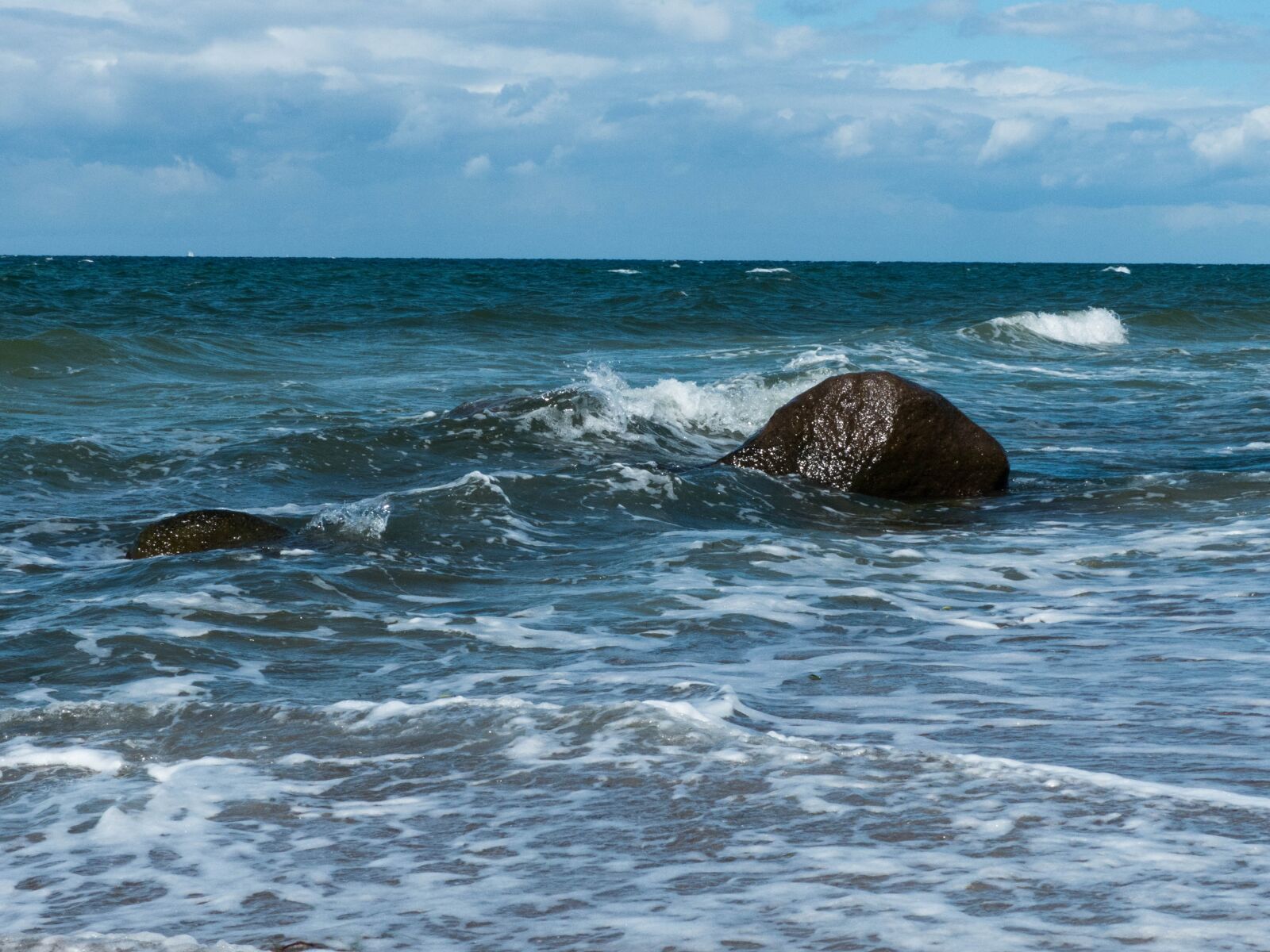 Panasonic Lumix DMC-FZ200 sample photo. Baltic sea, sea, beach photography