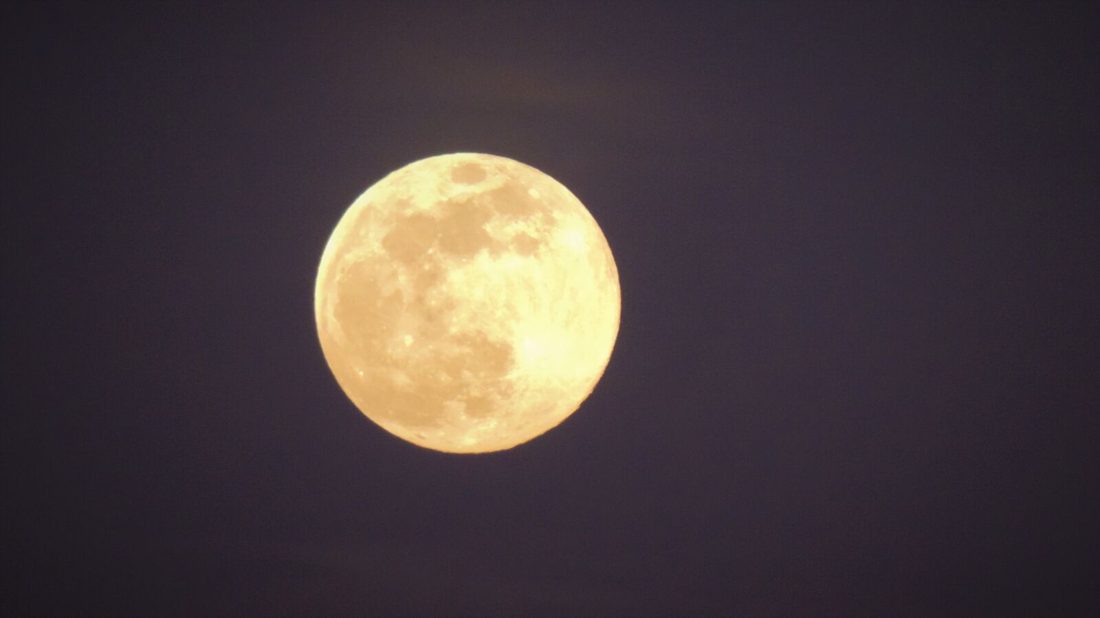 Nikon Coolpix P520 sample photo. Full moon, moon, night photography