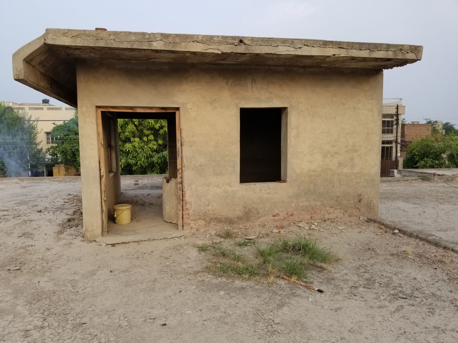 Samsung Galaxy S8+ sample photo. Rooftop, desert, pakistan photography