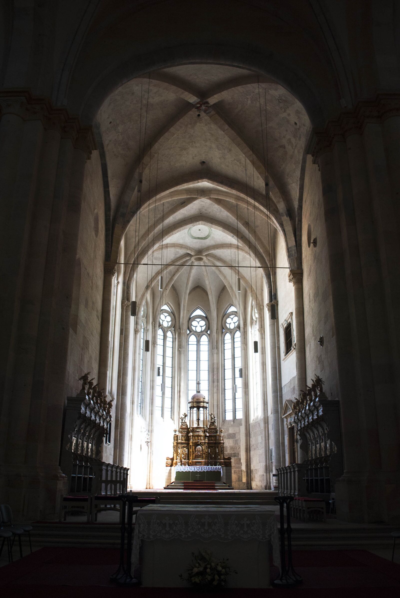 Nikon D3000 sample photo. Church, light, altar photography