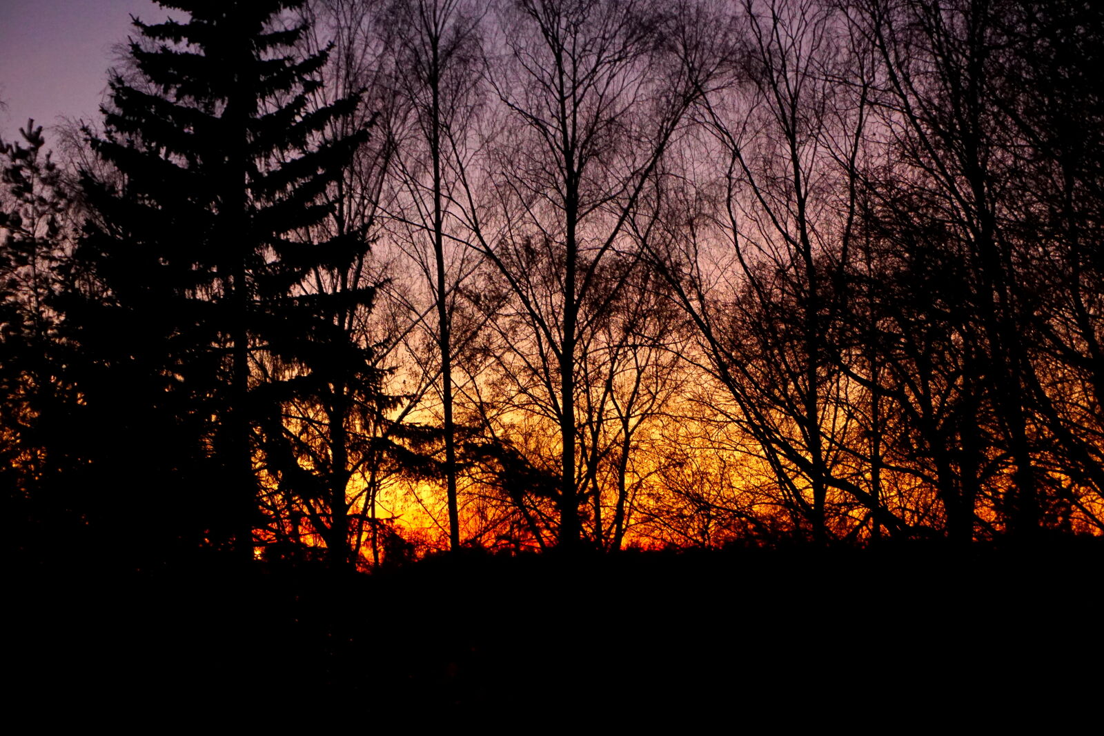 Sony E 16-50mm F3.5-5.6 PZ OSS sample photo. Dark, sundown, sunset photography