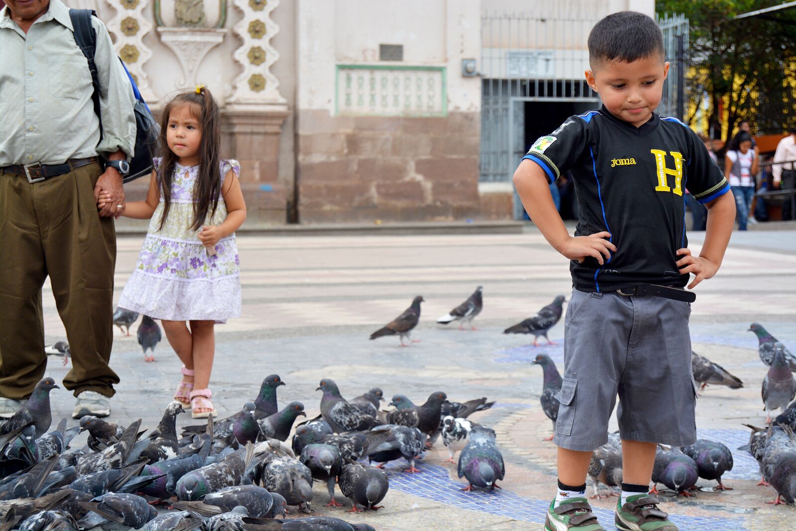 Nikon D5200 sample photo. Child, girl, plaza photography