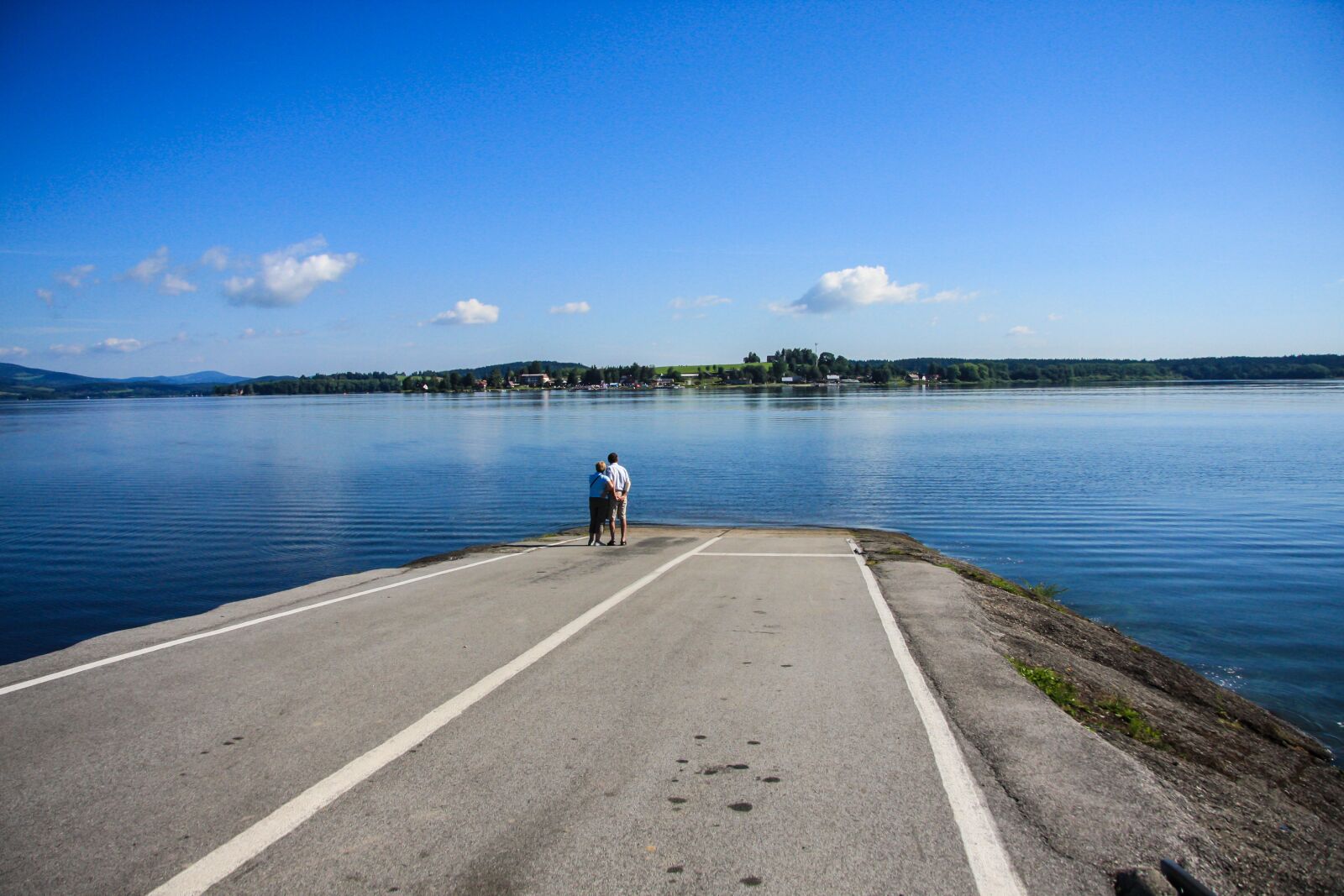 Canon EF-S 17-85mm F4-5.6 IS USM sample photo. Road, infinite, water photography