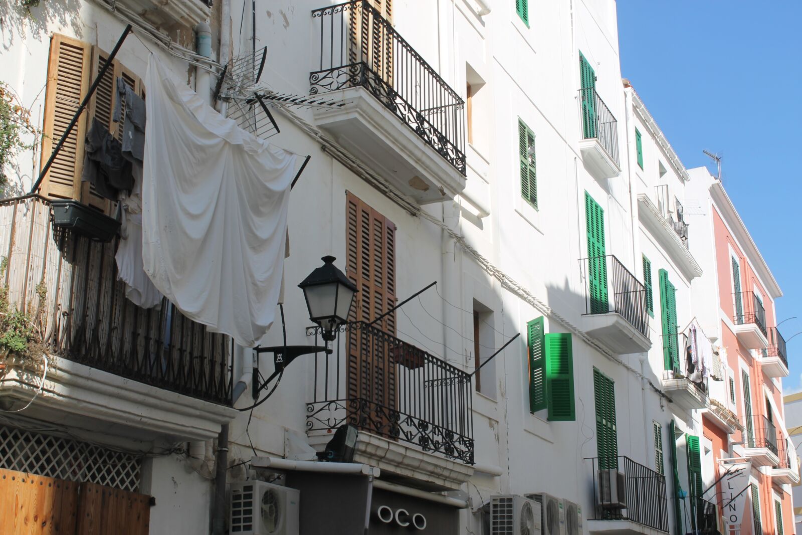 Canon EOS 1100D (EOS Rebel T3 / EOS Kiss X50) sample photo. Ibiza, white, house photography